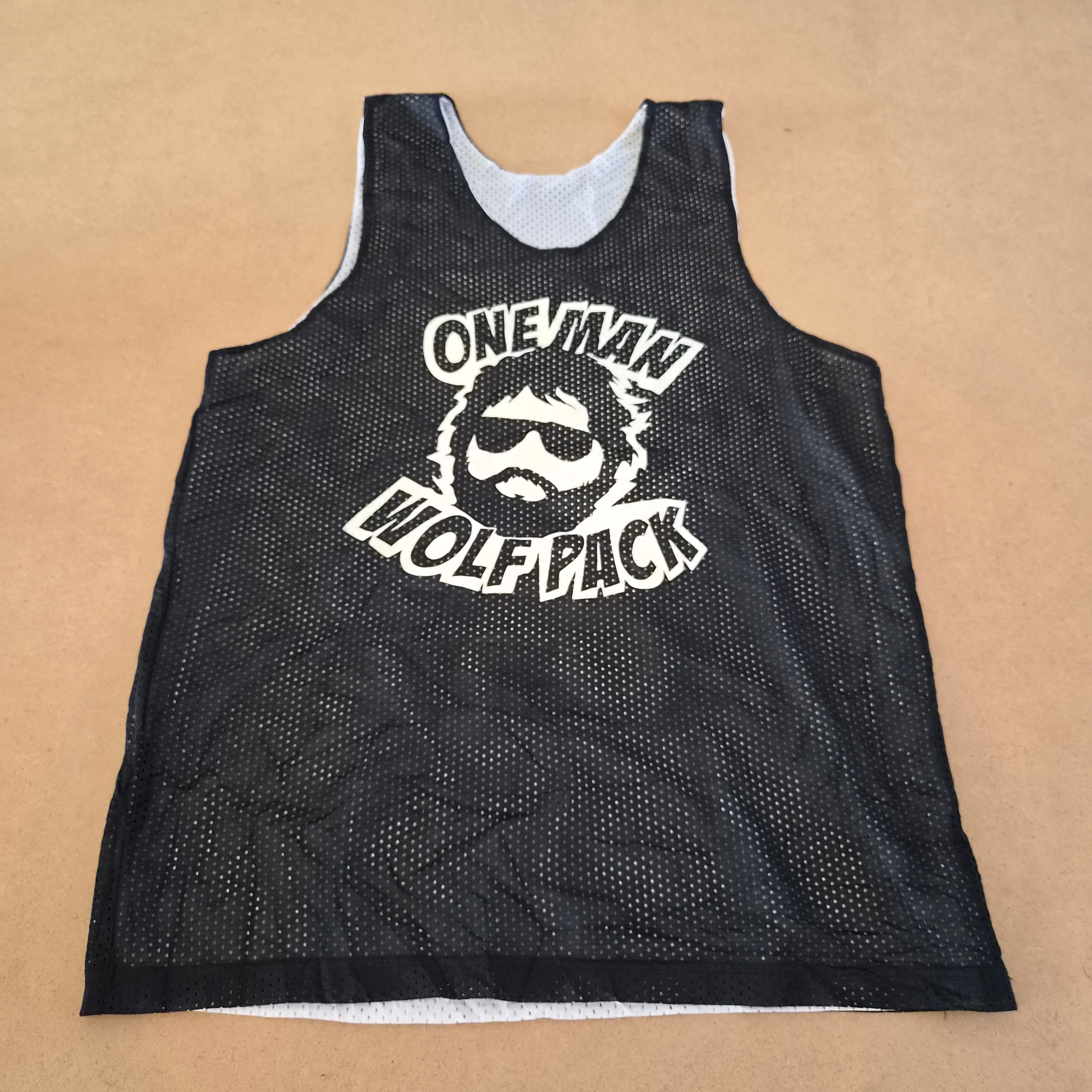 Maillot de basket réversible "One Man Wolf Pack" - A4 Taille L