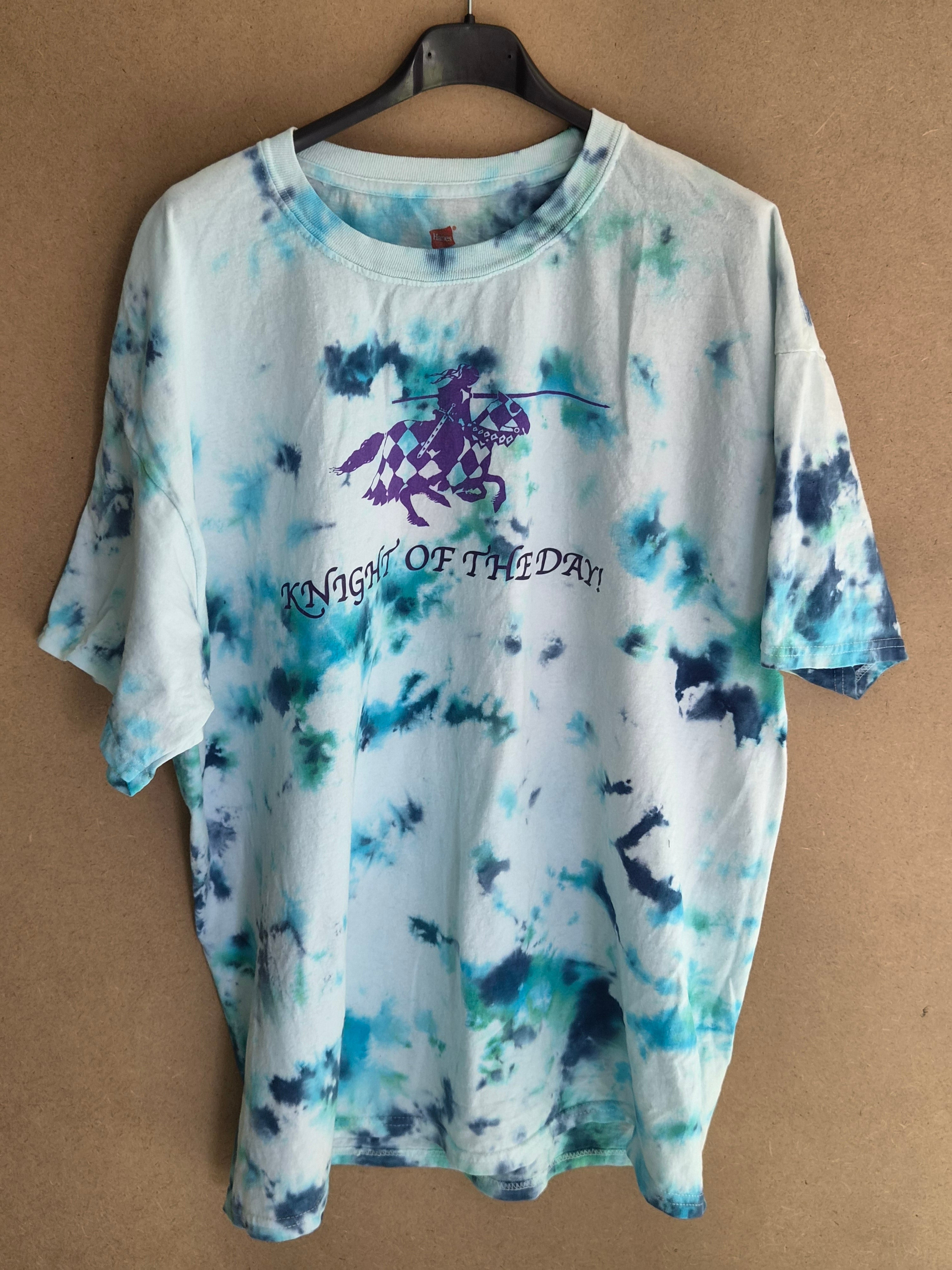 T-Shirt Tie-Dye Knight of the Day Hanes vintage - Taille XL