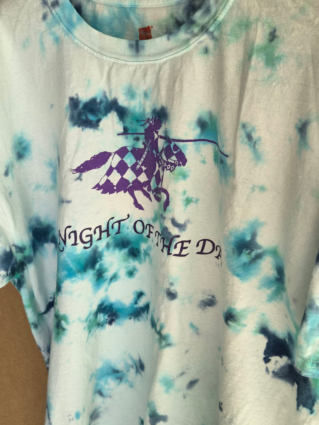T-Shirt Tie-Dye Knight of the Day Hanes vintage - Taille XL