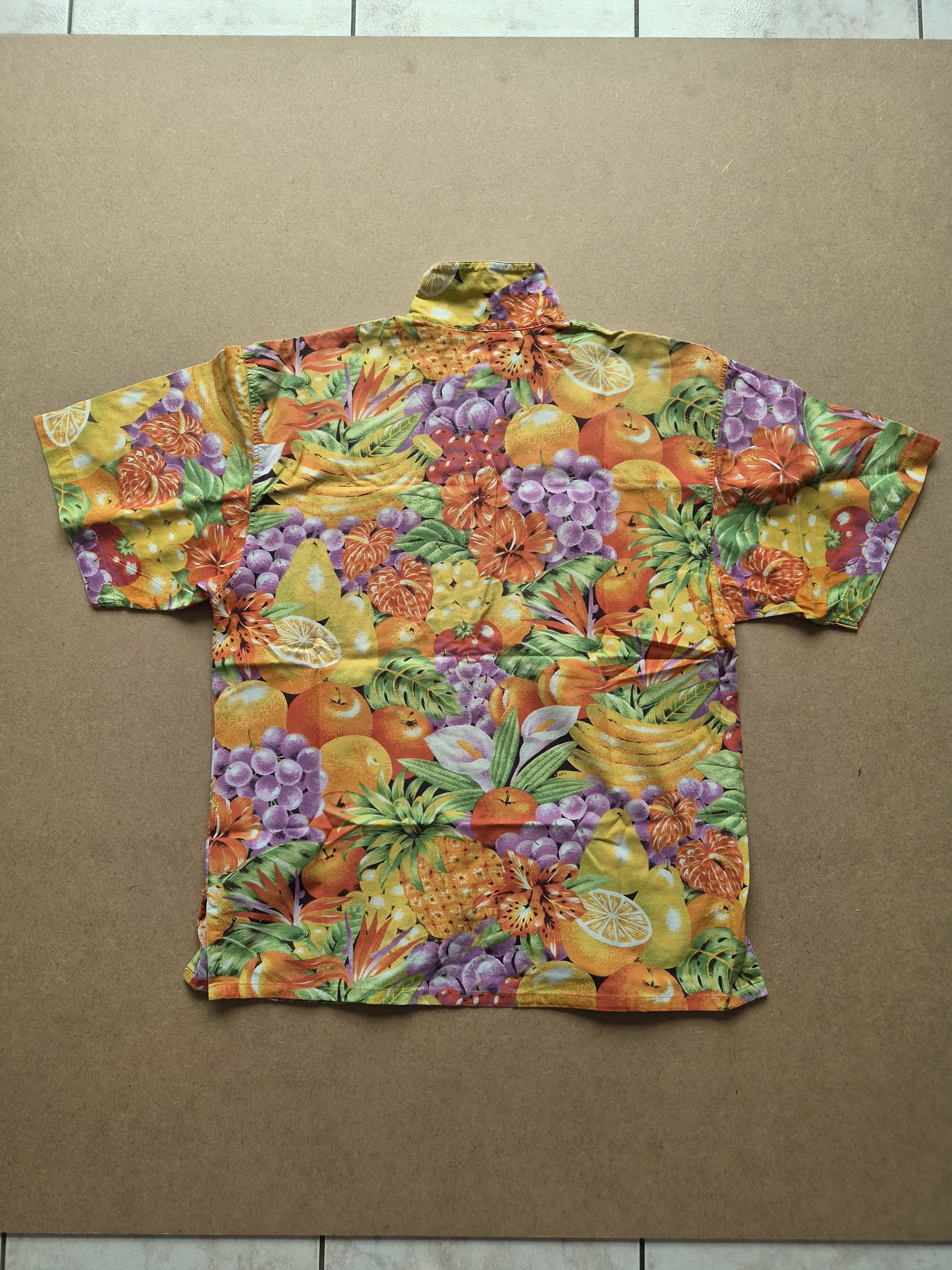 Chemise Aloha Mixed Blues Fruits Tropicaux Jaune — Made in Philippines — S — Bon état