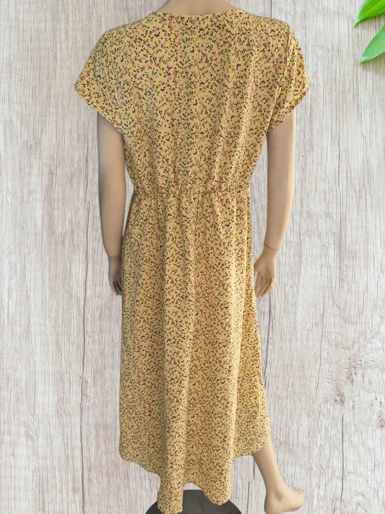 Robe Midi Studio B by Bobeau Jaune Fleuri — Col V Manches Volantées — XL — Très bon état