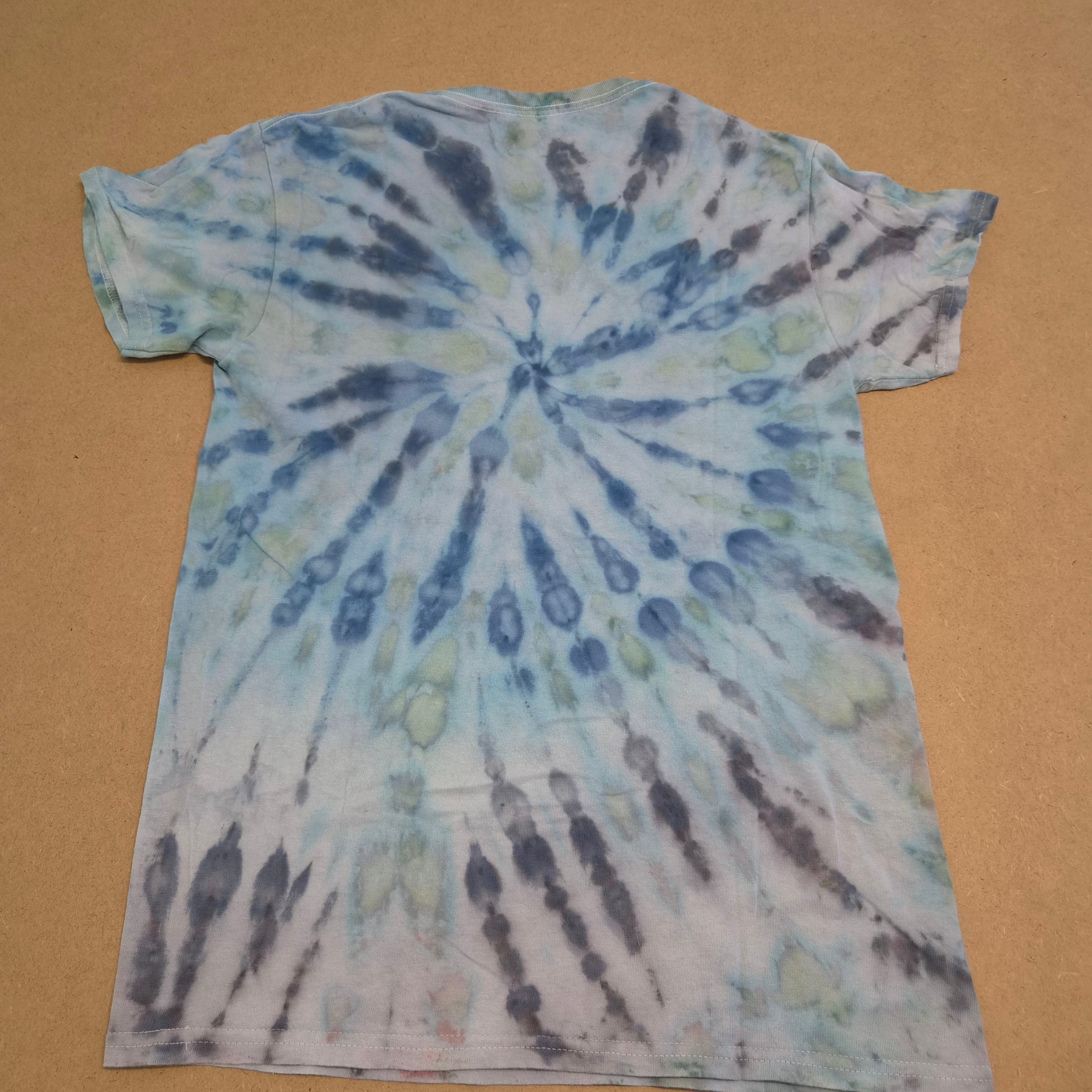 T-Shirt Tie-Dye Spirale Bleu & Pastel GILDAN – Taille S