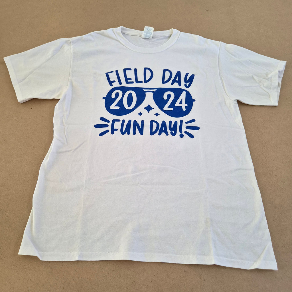 T-Shirt Graphique "Field Day 2024" – Style Sportswear US – Taille M