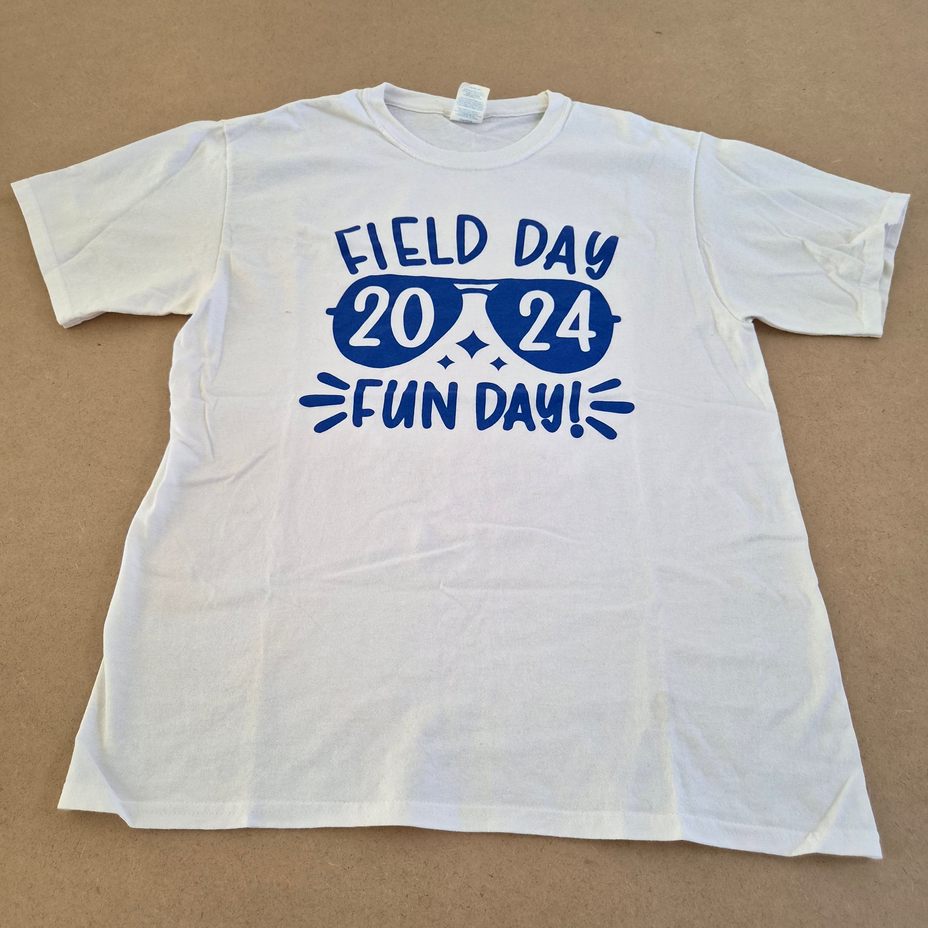 T-Shirt Graphique "Field Day 2024" – Style Sportswear US – Taille M
