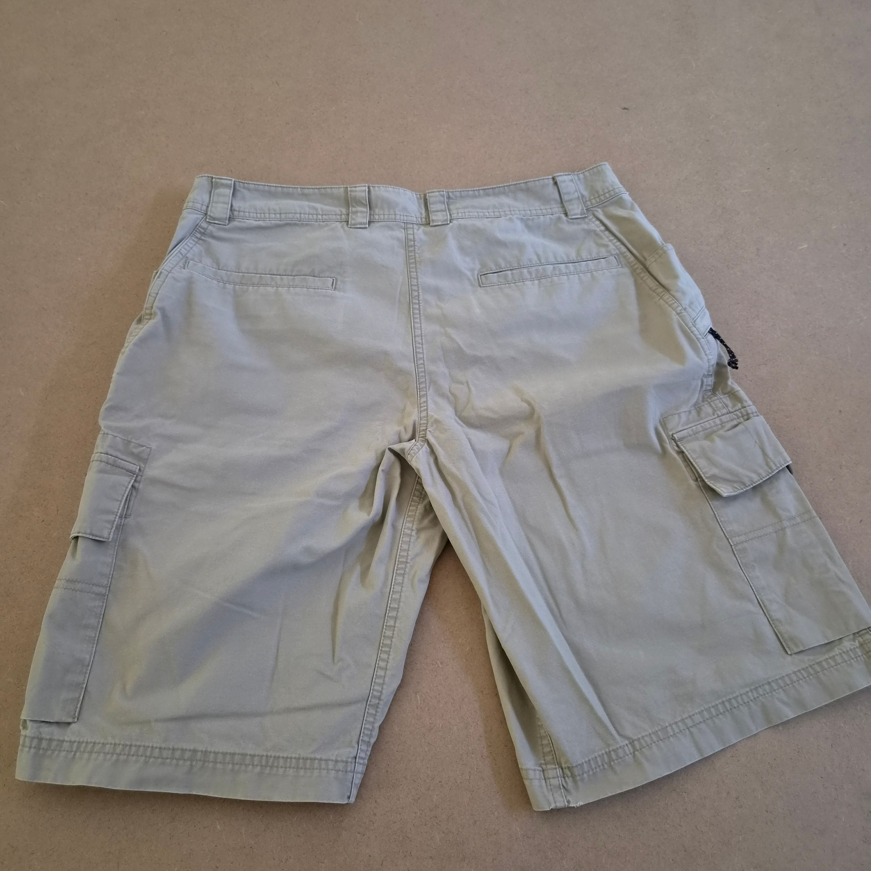 Short Cargo Technique "Mountain Hardwear" – Style Gorpcore / Outdoor – Taille 34 (L)
