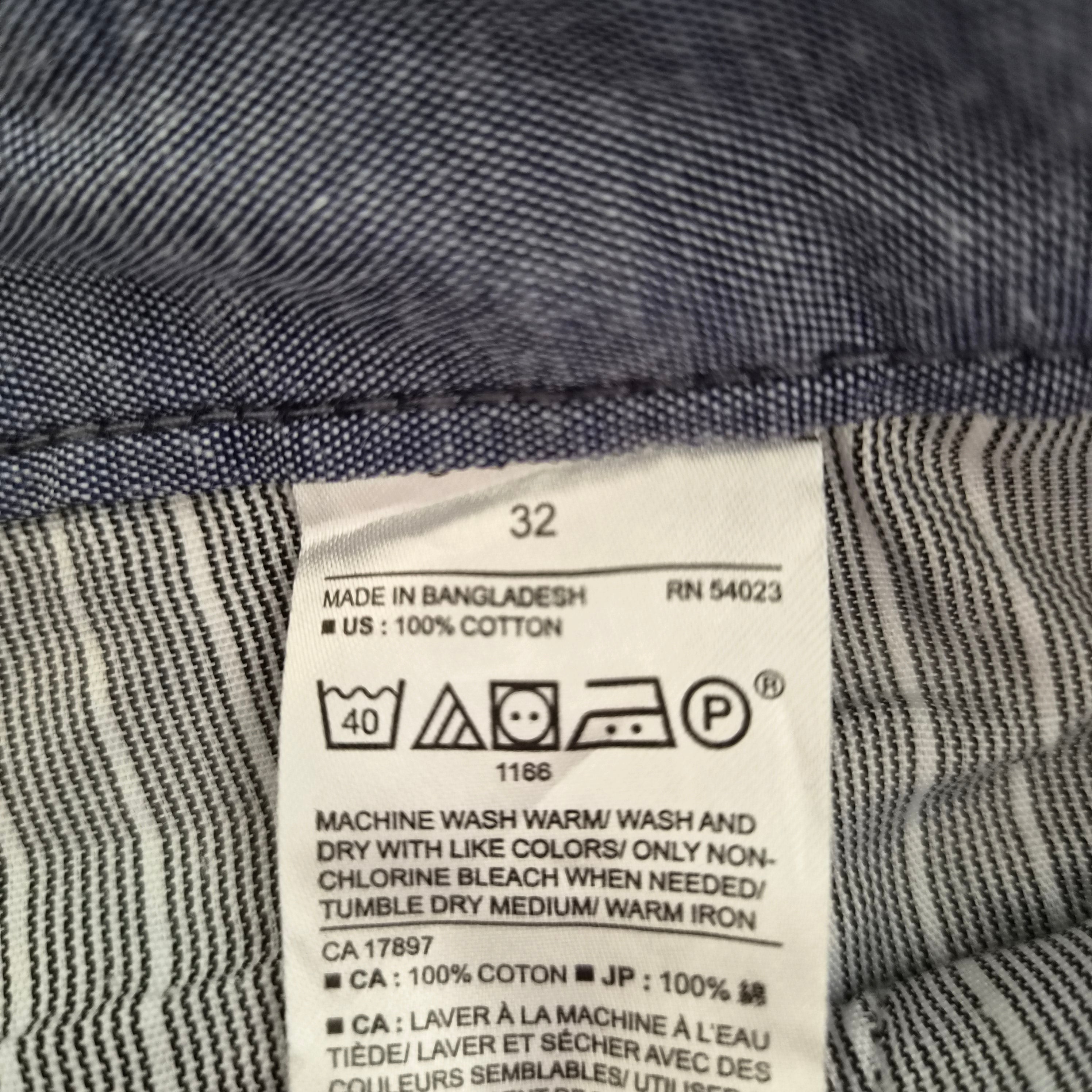 Short Chino Banana Republic "Emerson" – Bleu Marine – Taille 32 (40 FR)