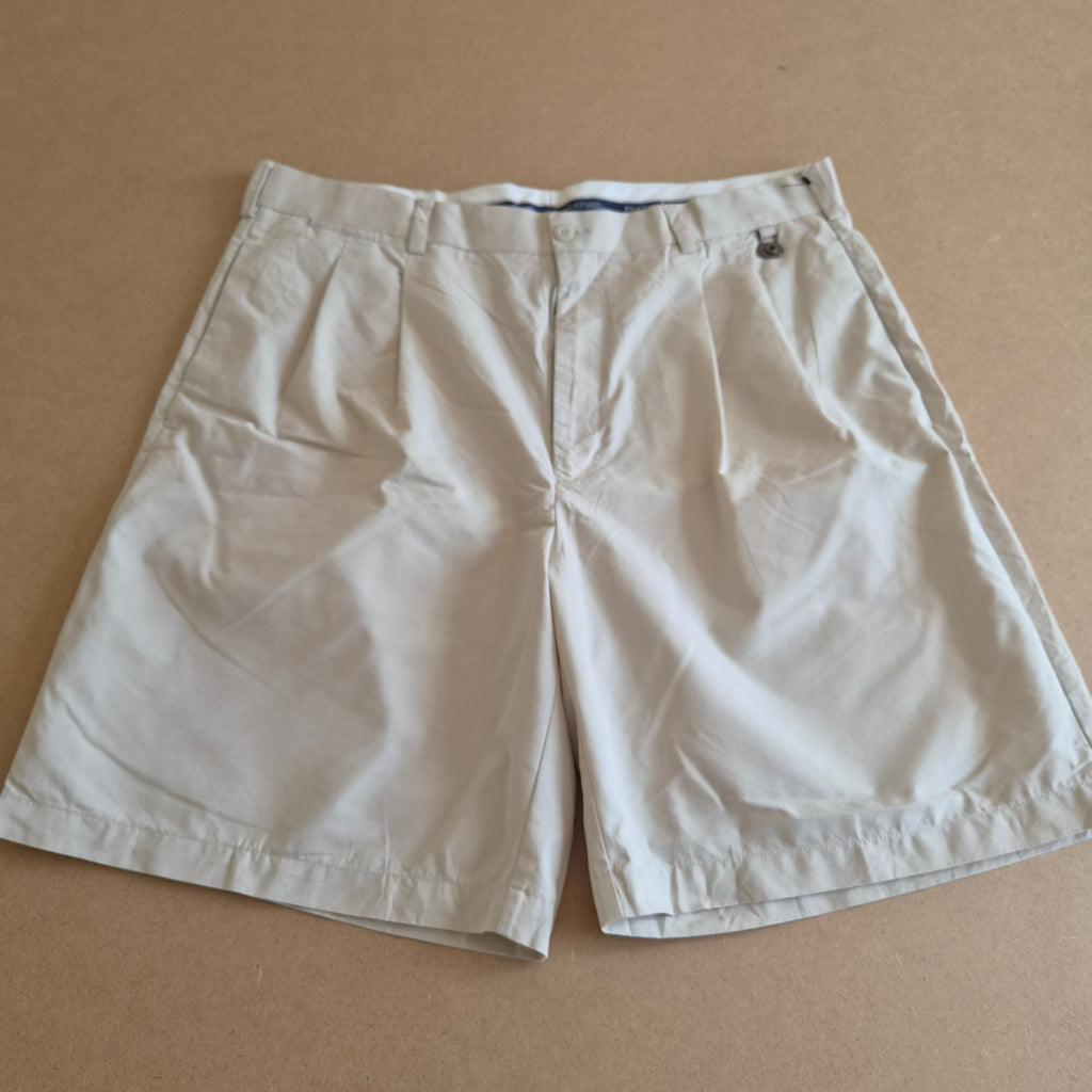 Short chino beige PGA Tour — Taille 38  US FR 48— Très bon état