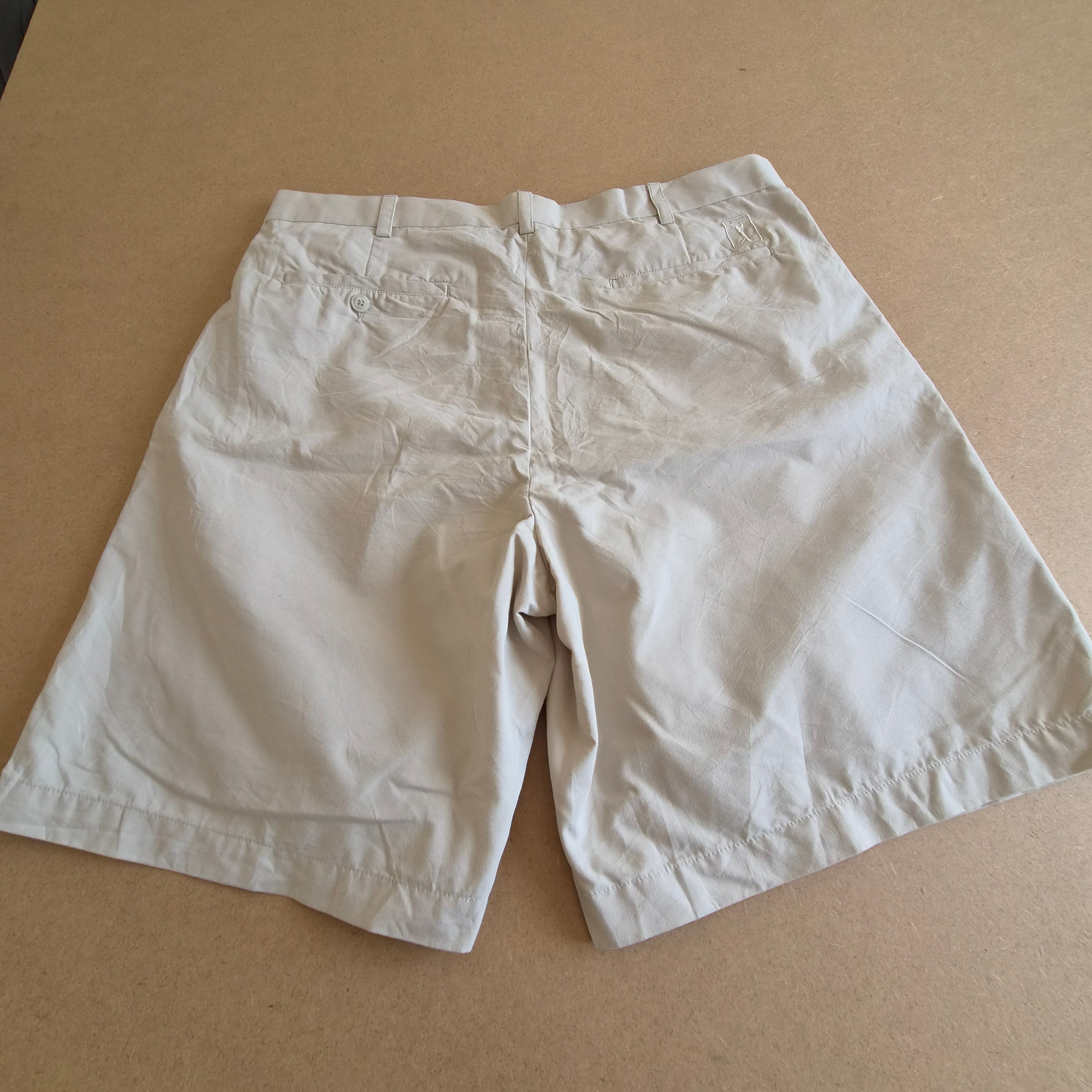 Short chino beige PGA Tour — Taille 38  US FR 48— Très bon état