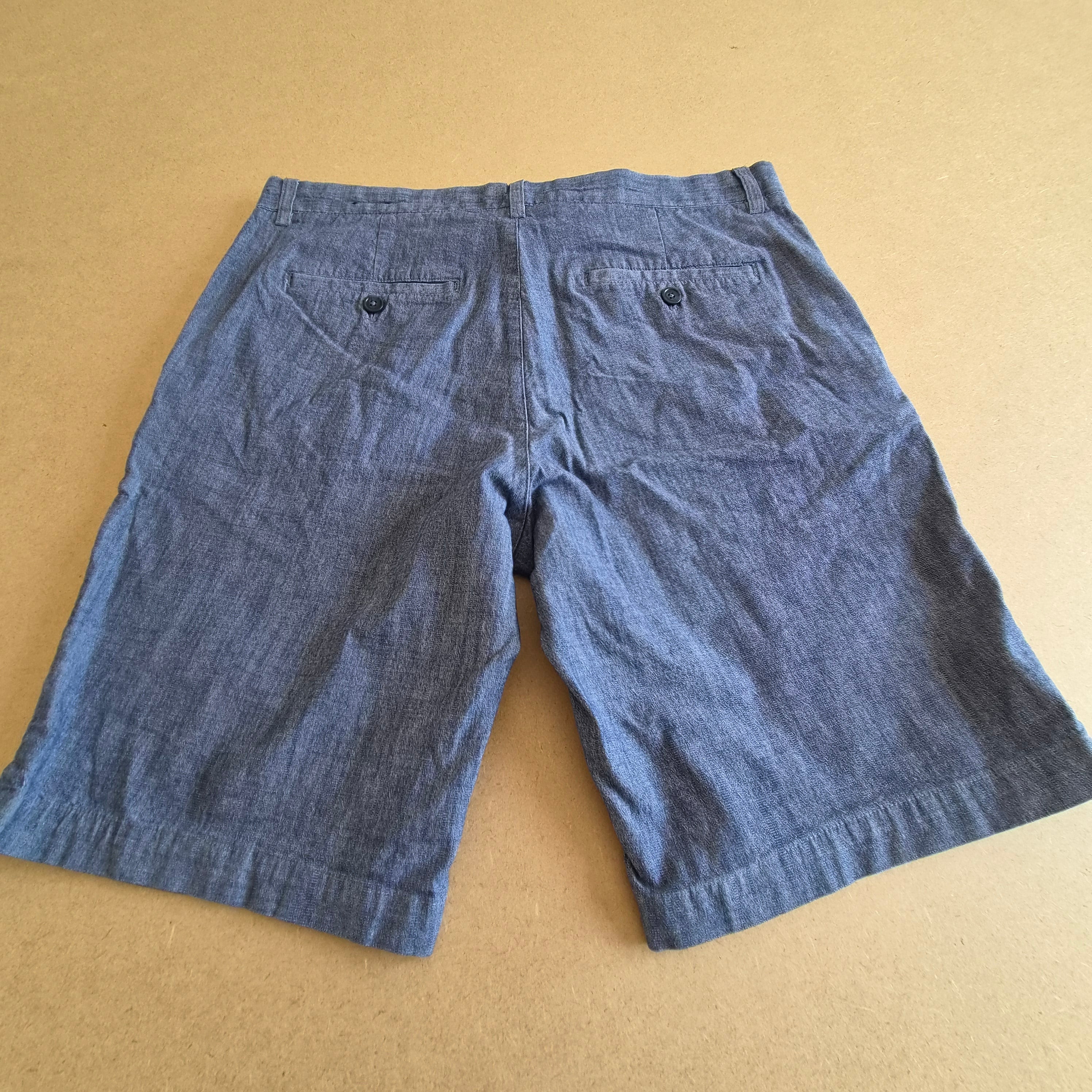 Short Bermuda Chambray H&M Slim Fit — Taille 52 EUR- FR 44/46 — Très bon état