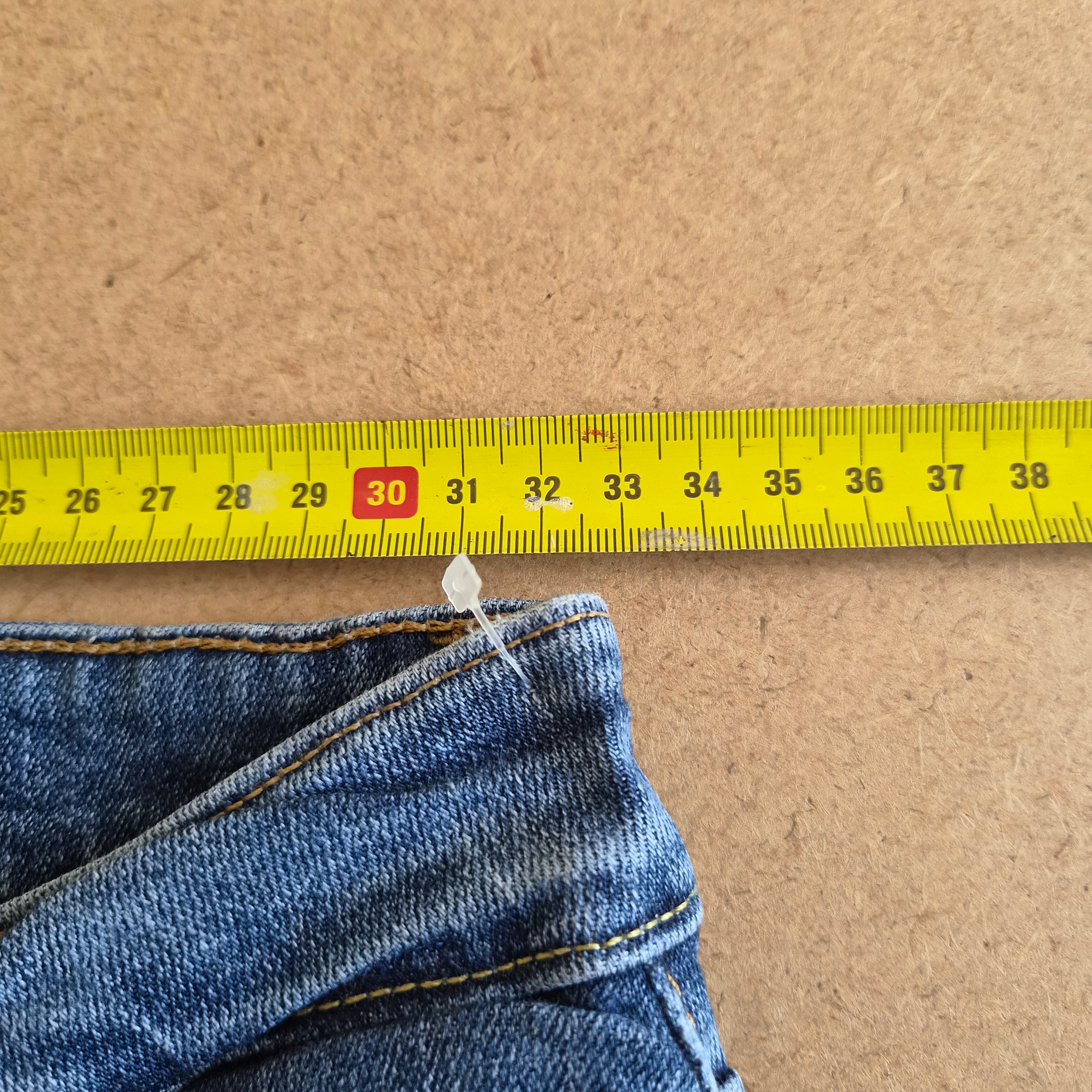 Jean Levi's 721 High Rise Skinny Bleu Délavé Raw Hem — W27 FR 36/38