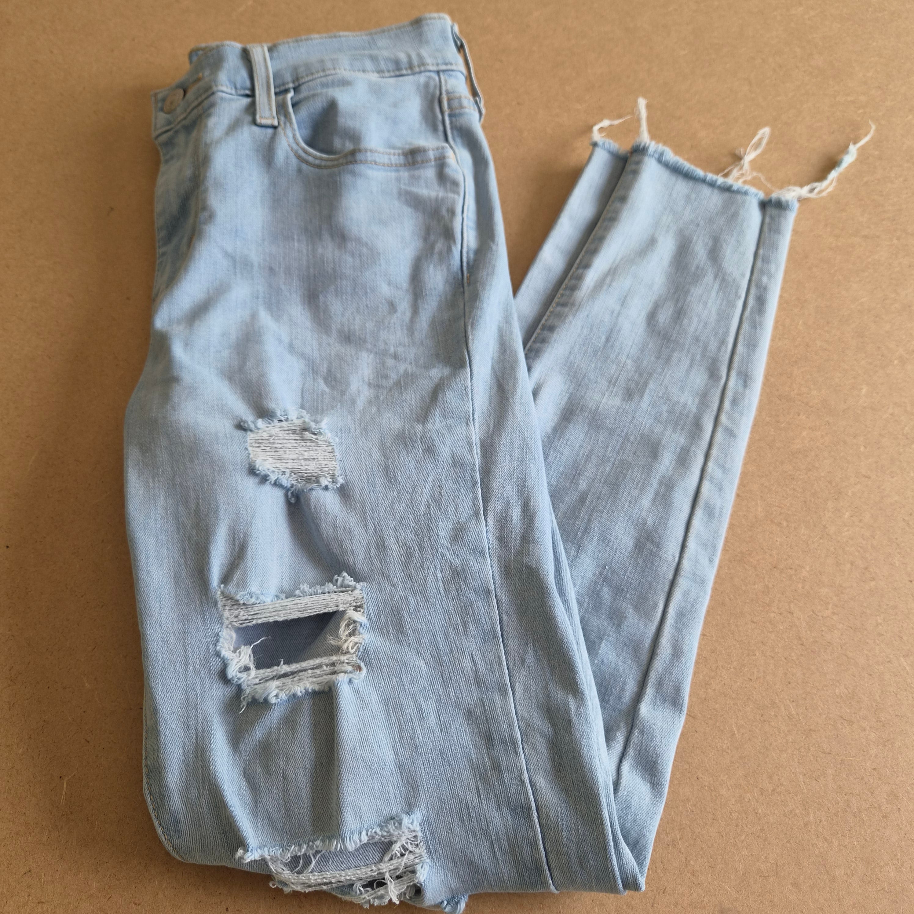 Jean Levi's 720 High Rise Super Skinny Ripped Bleu Clair — W26 / FR 34-36 — Très bon état