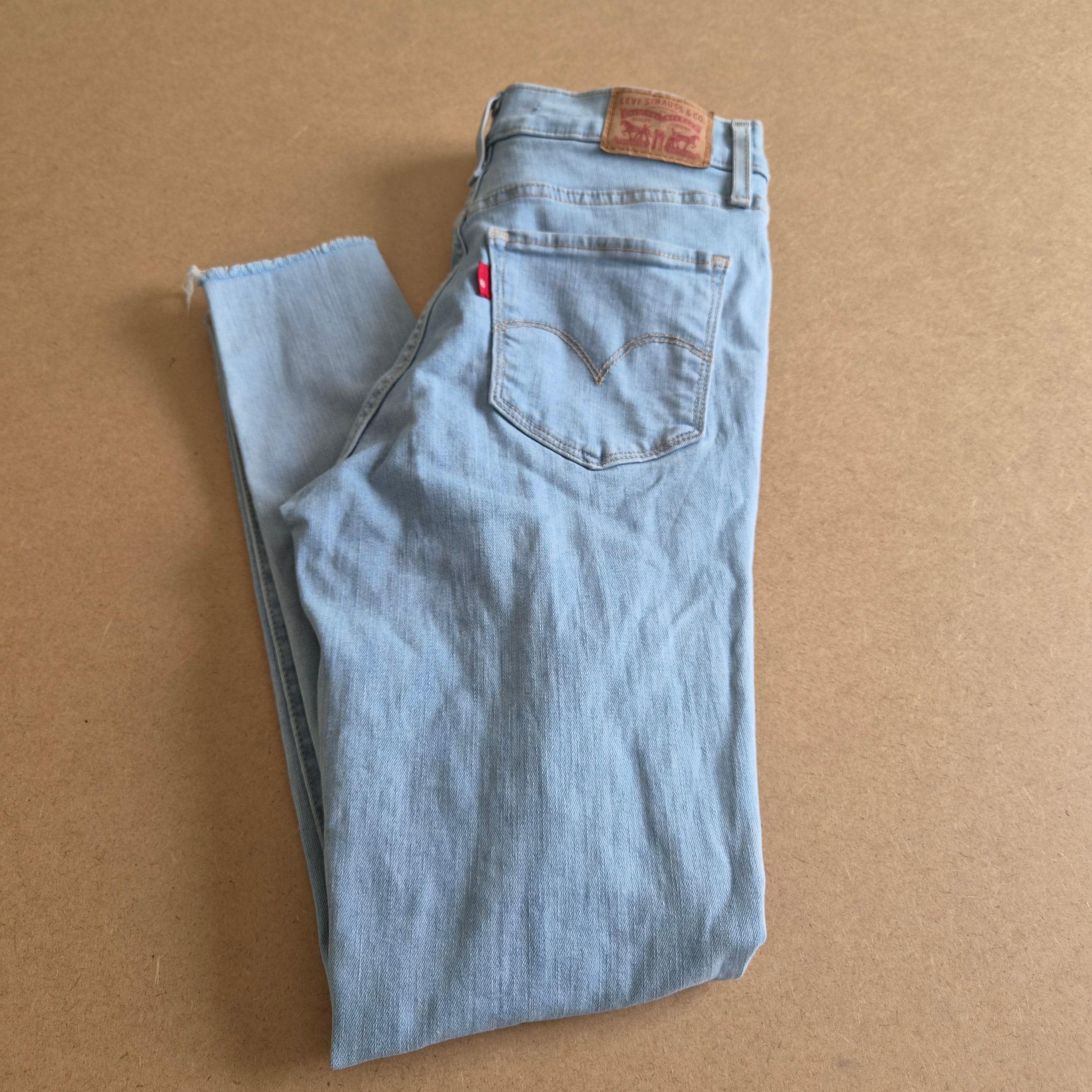 Jean Levi's 720 High Rise Super Skinny Ripped Bleu Clair — W26 / FR 34-36 — Très bon état