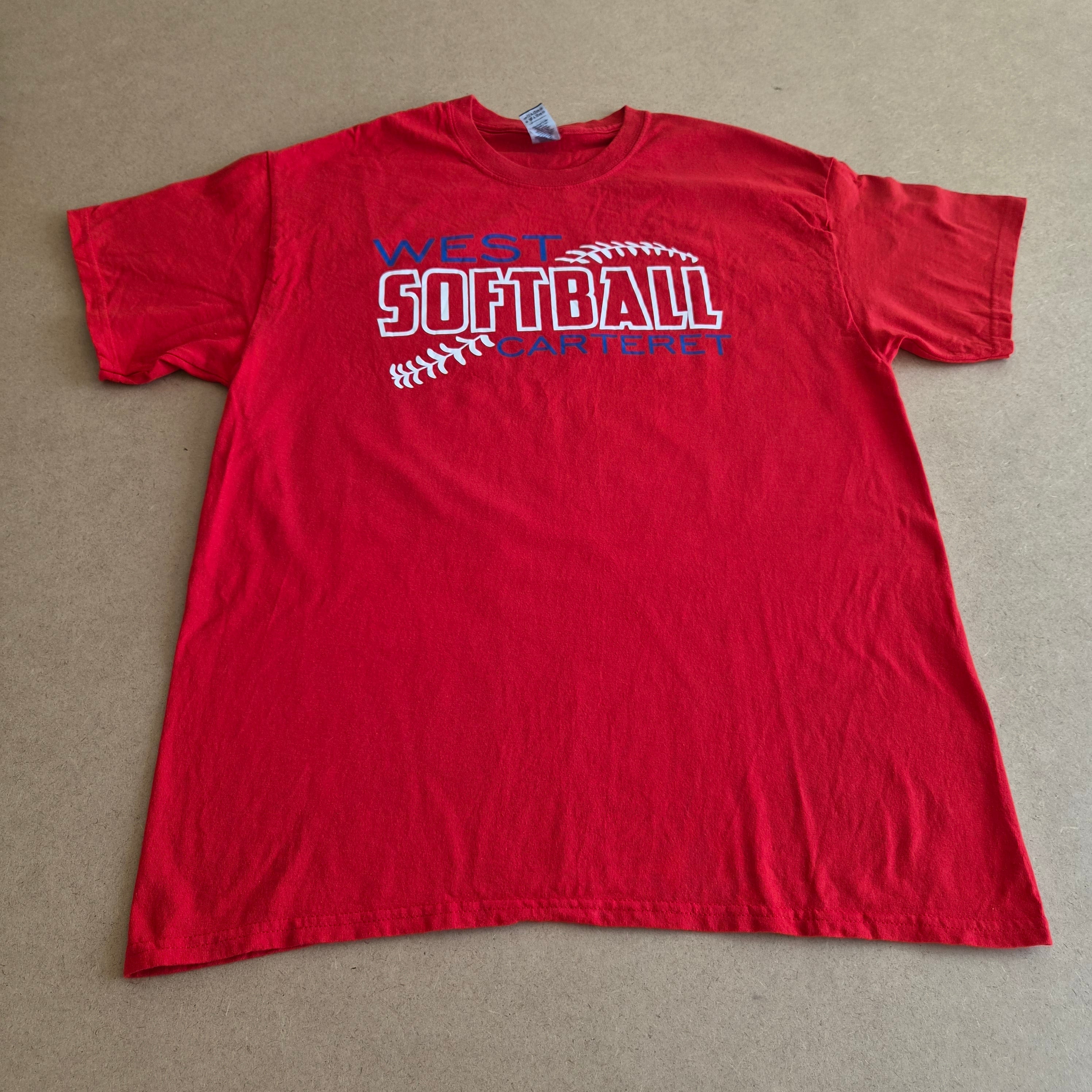 T-shirt vintage Gildan Rouge — West Softball Carteret — L — Très bon état