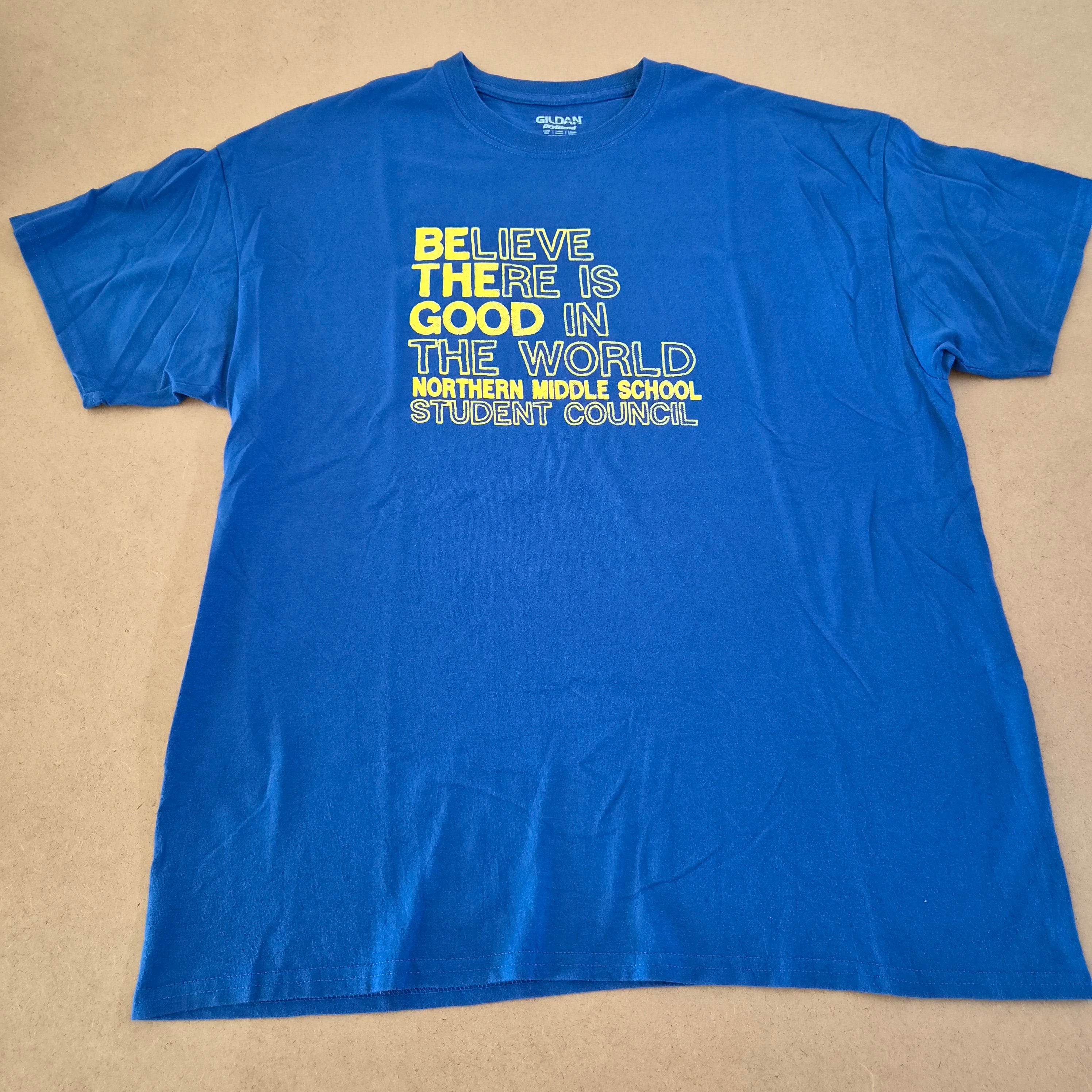 T-shirt Gildan DryBlend Believe There Is Good In The World Bleu Roi — Northern Middle School — XL — Très bon état