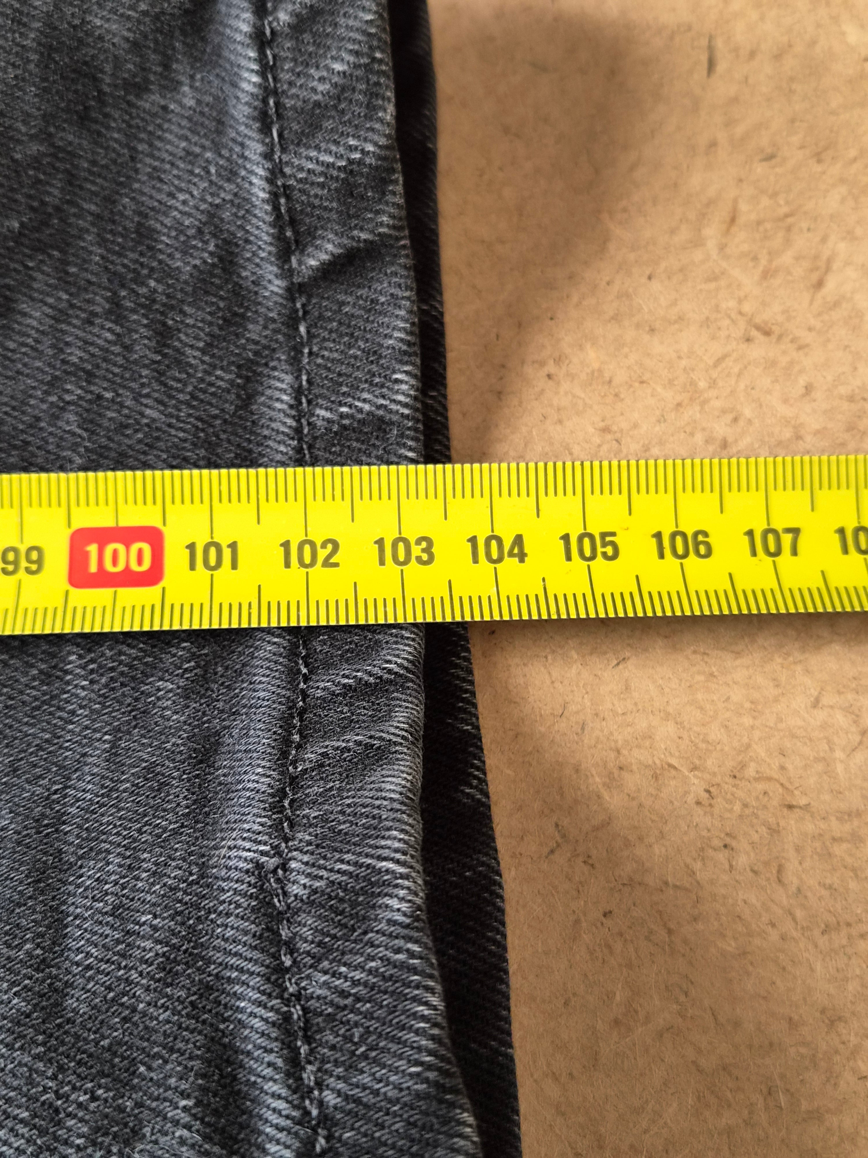 Jean Levi's 550 Vintage Noir Déchiré – Coupe Relaxed Tapered - Taille 40/42