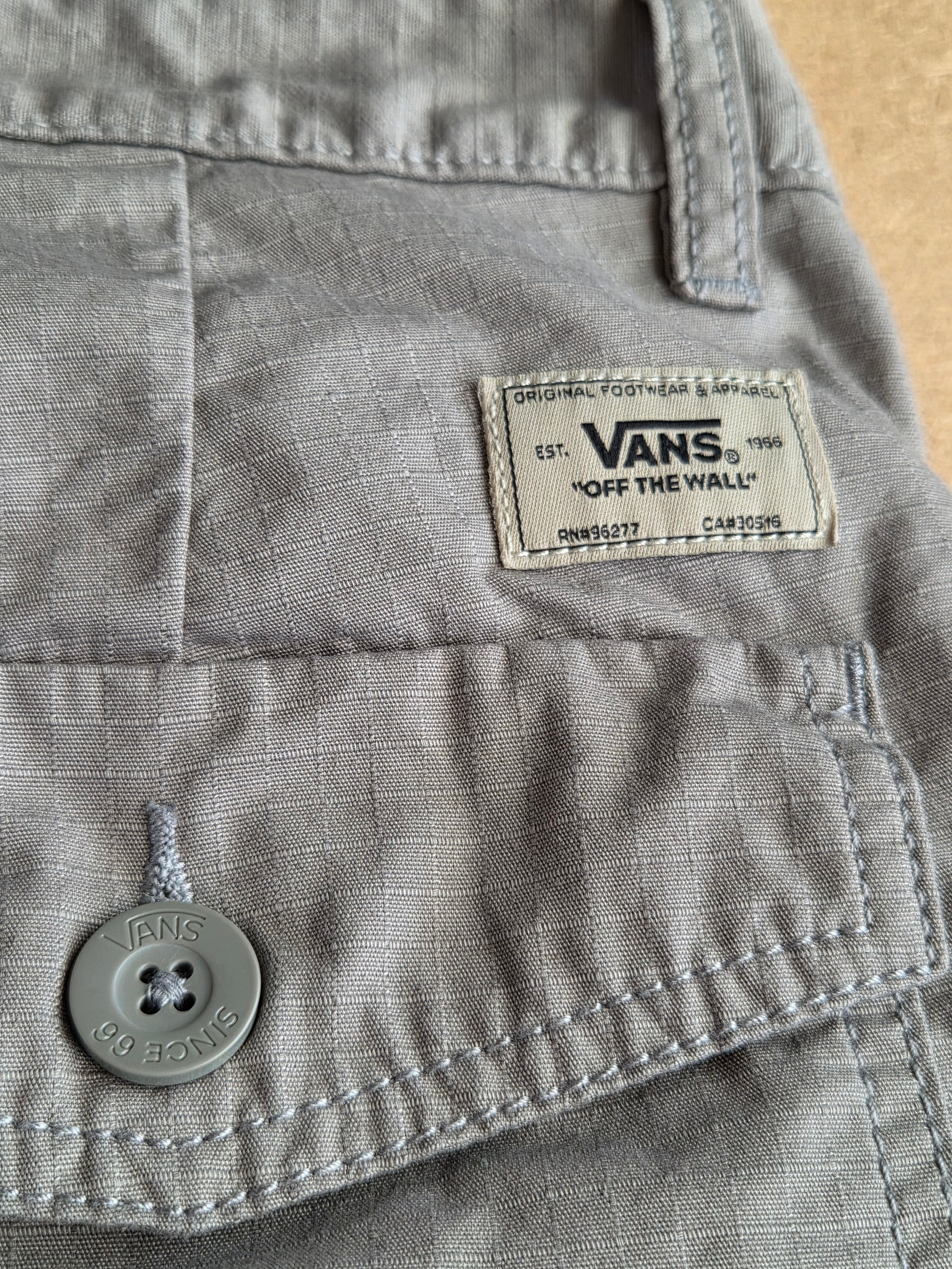 Short cargo Vans gris - vue dos