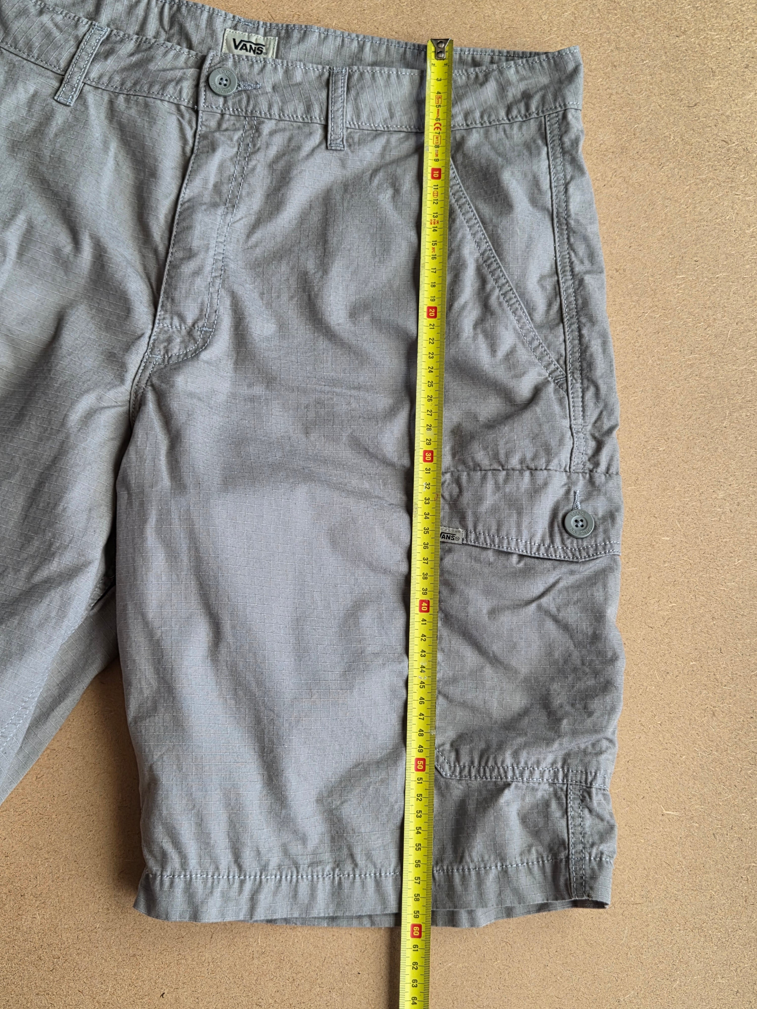 Short cargo Vans gris - vue de face