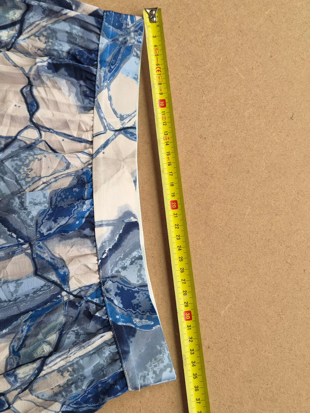 Jupe Plissée Adolfo Dominguez – Imprimé Abstrait Bleu – Taille 36