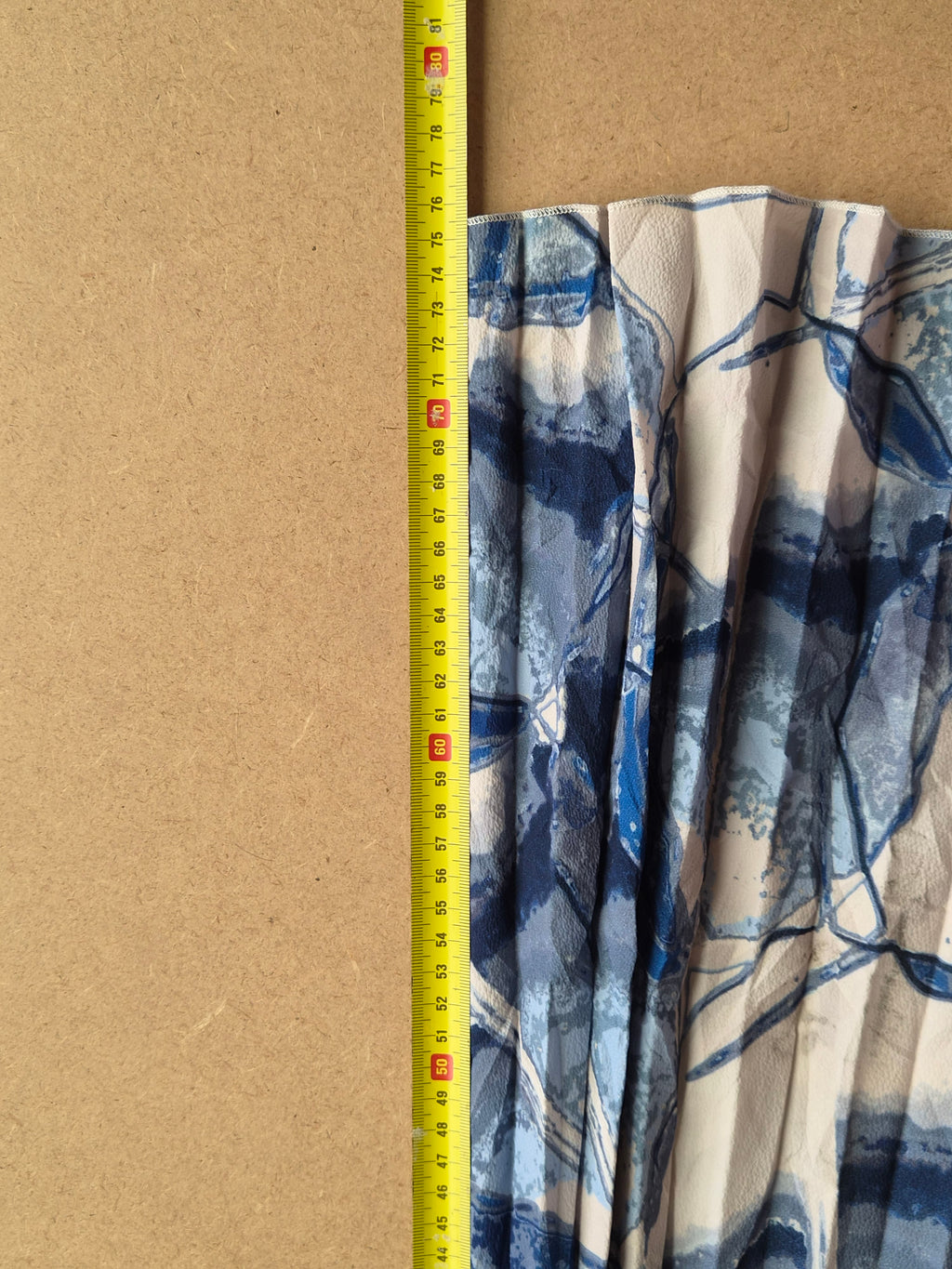 Jupe Plissée Adolfo Dominguez – Imprimé Abstrait Bleu – Taille 36