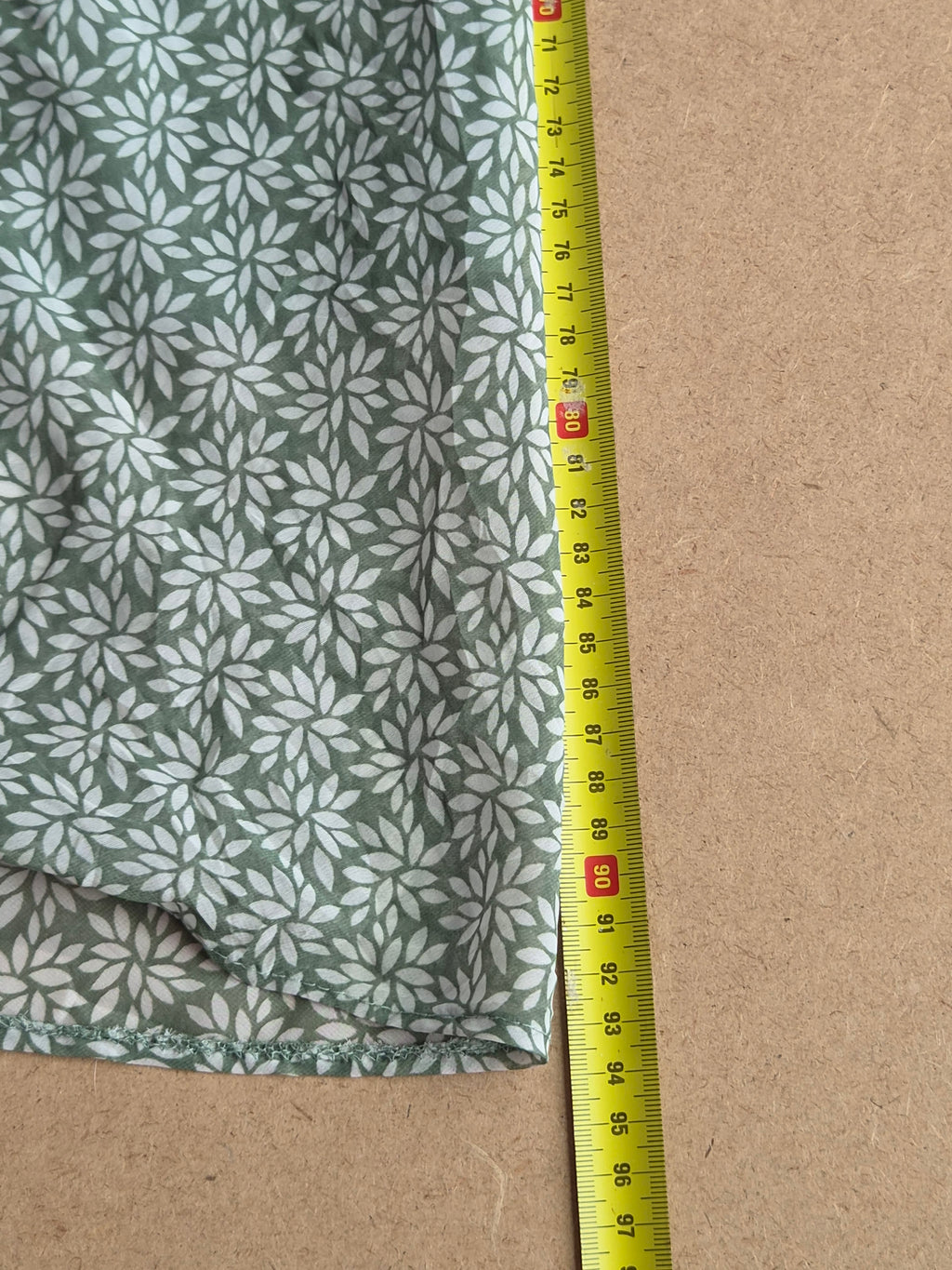 Jupe verte fleurie – détail ceinture élastique