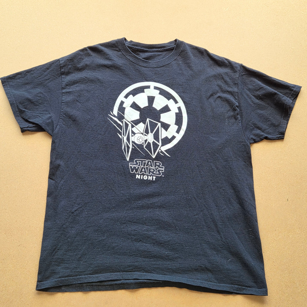 Zoom print Star Wars Night - logo Empire et TIE Fighter