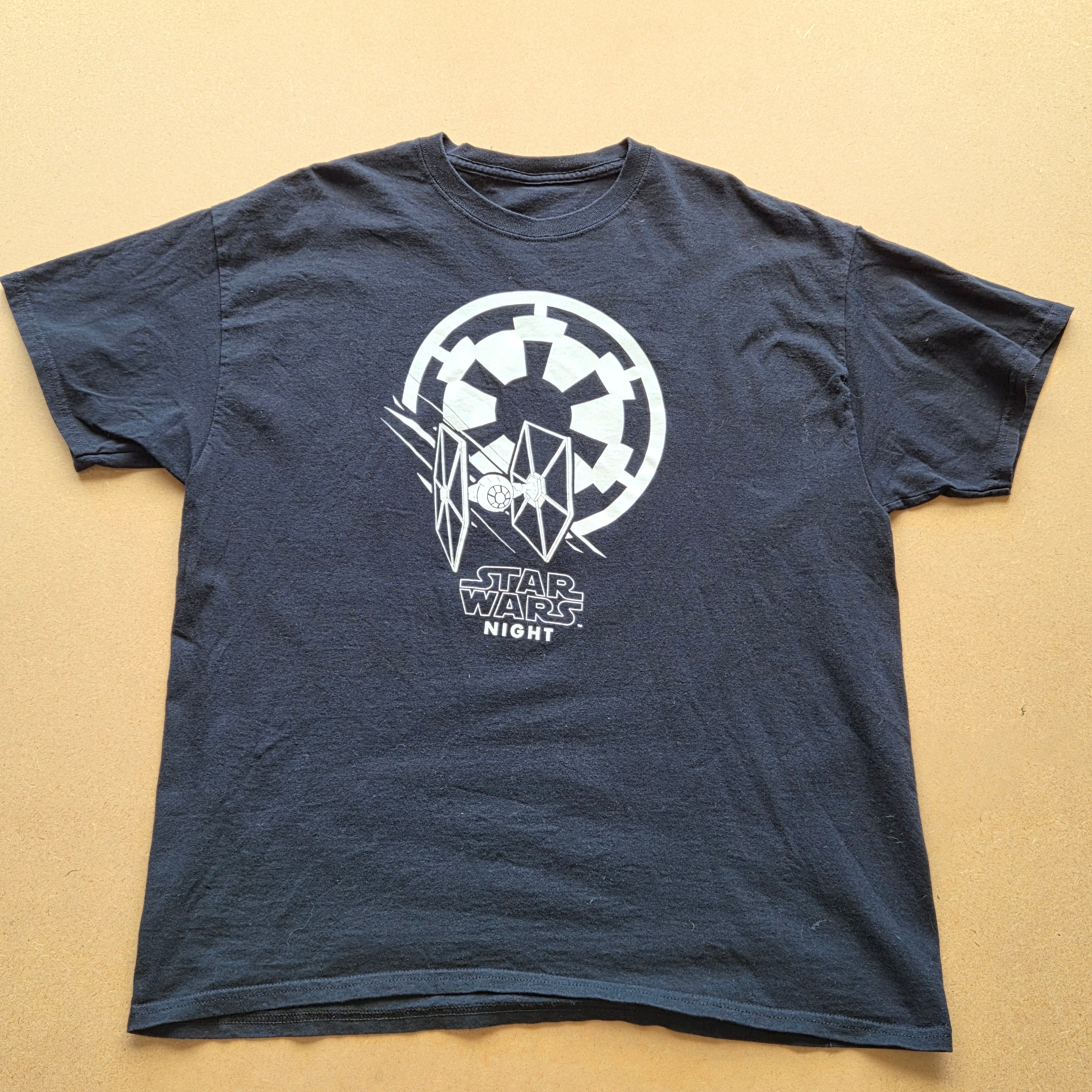 Zoom print Star Wars Night - logo Empire et TIE Fighter
