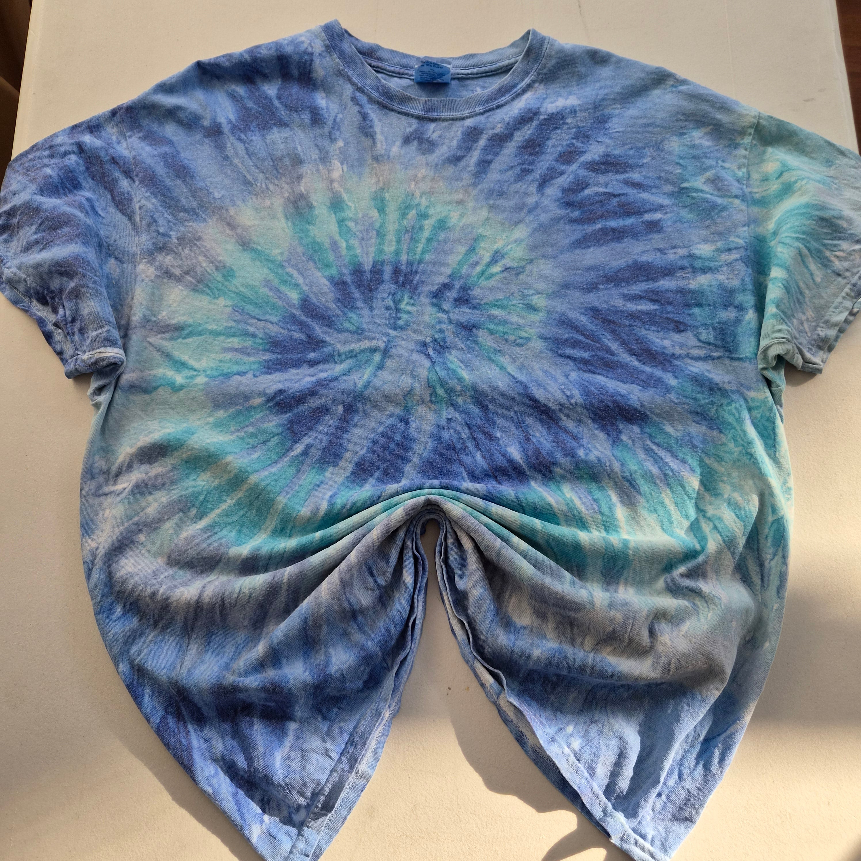 T-shirt tie-dye Colortone bleu turquoise – Taille XL