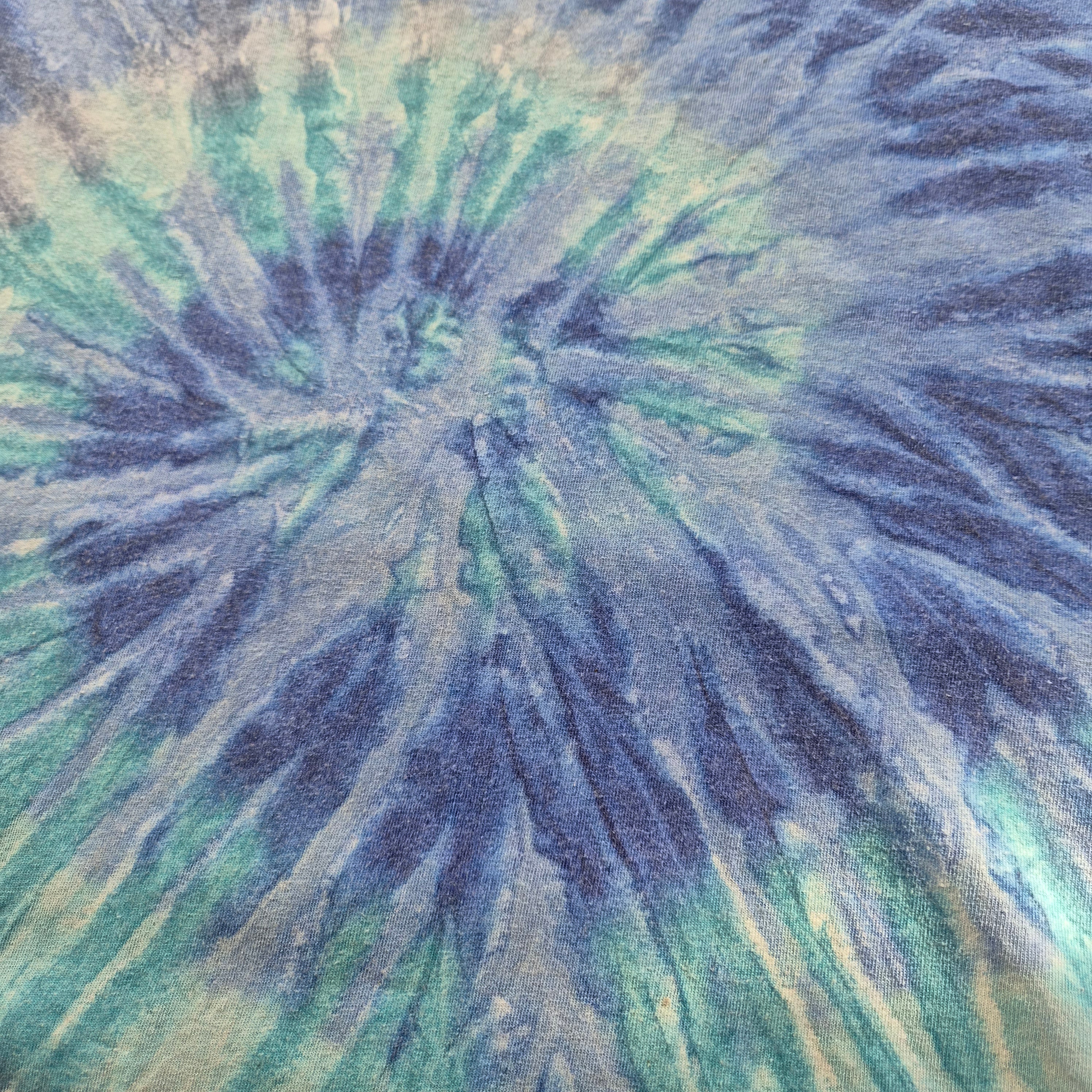 T-shirt tie-dye Colortone bleu turquoise – Taille XL