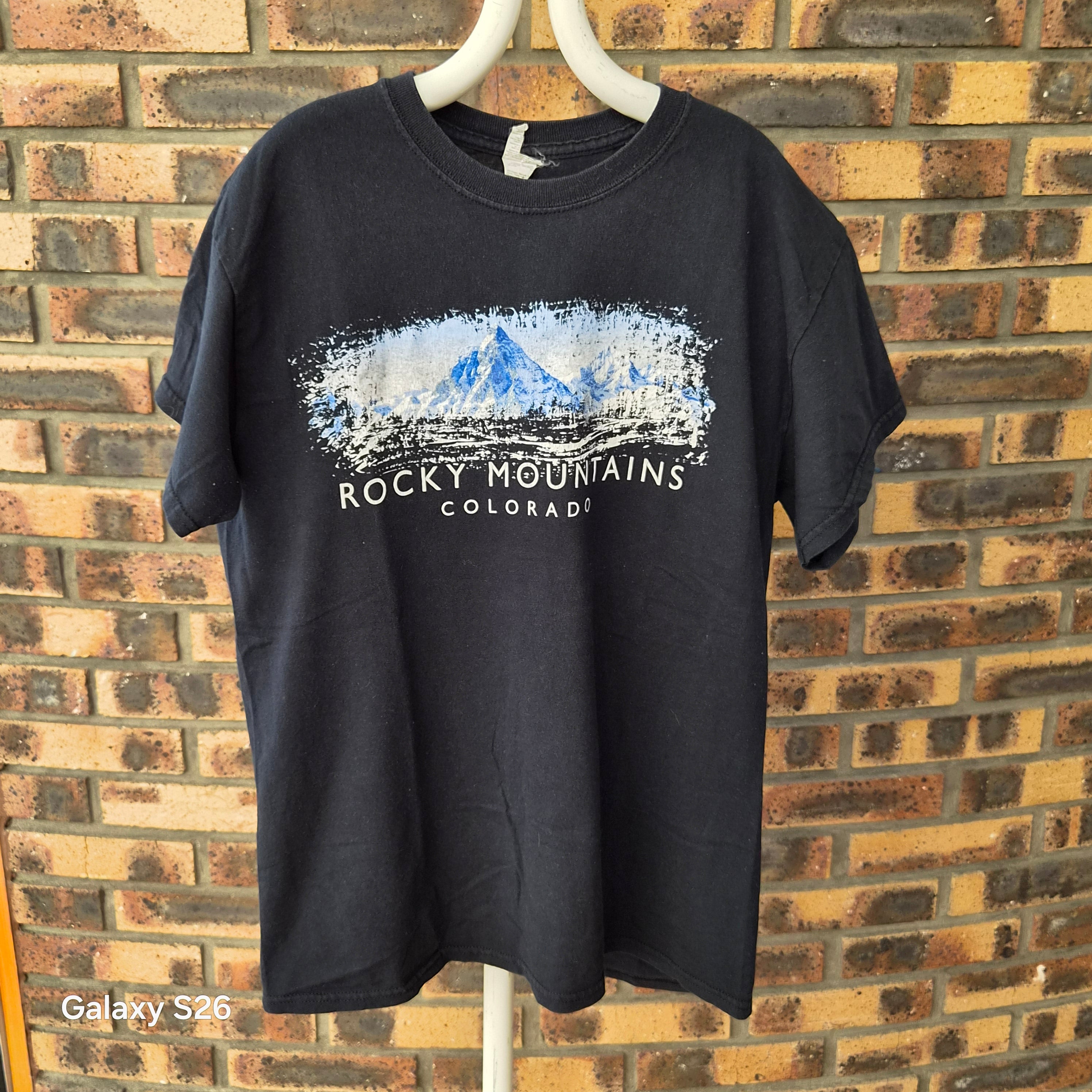 T-shirt Rocky Mountains Colorado noir Gildan taille M