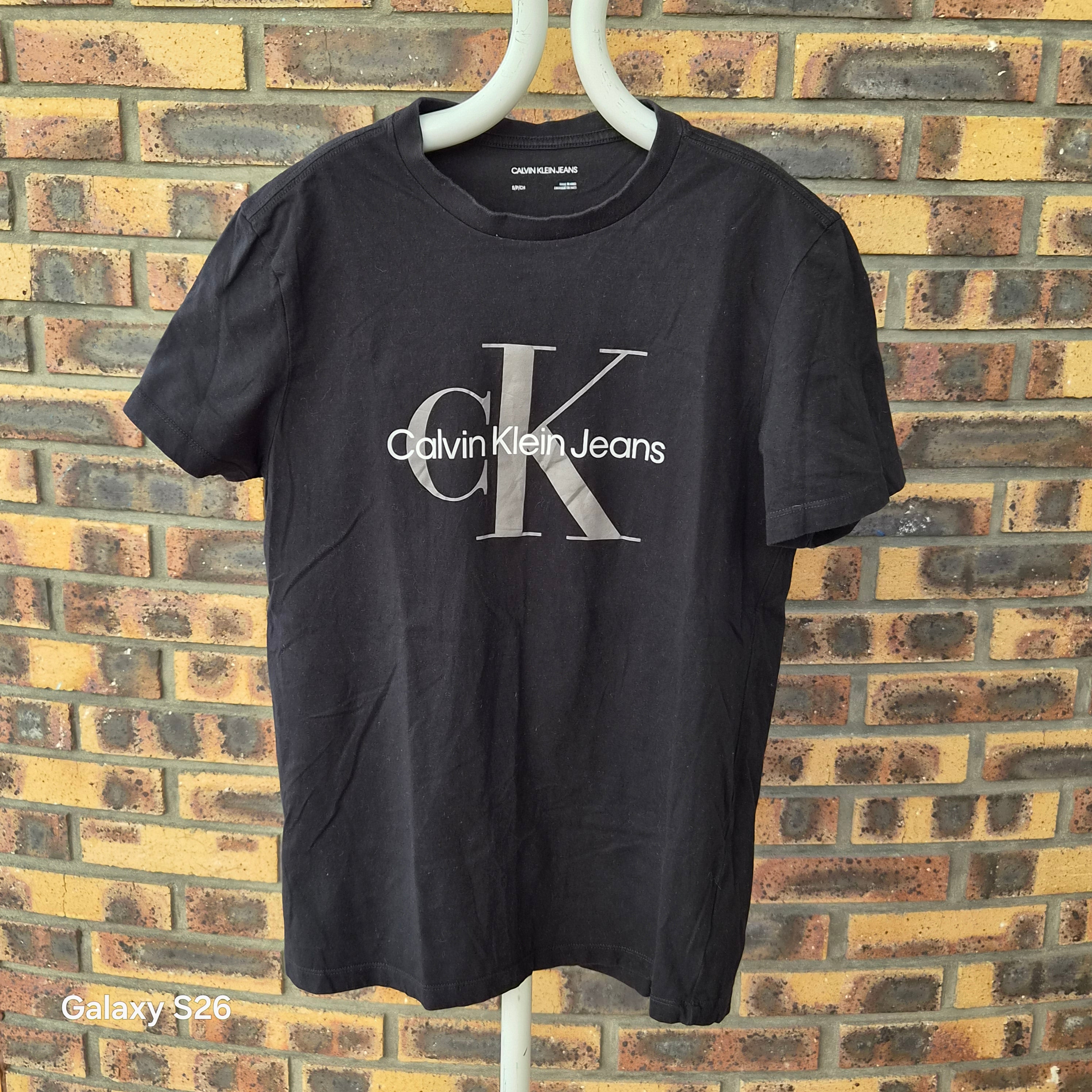 T-shirt Calvin Klein Jeans CK noir taille S