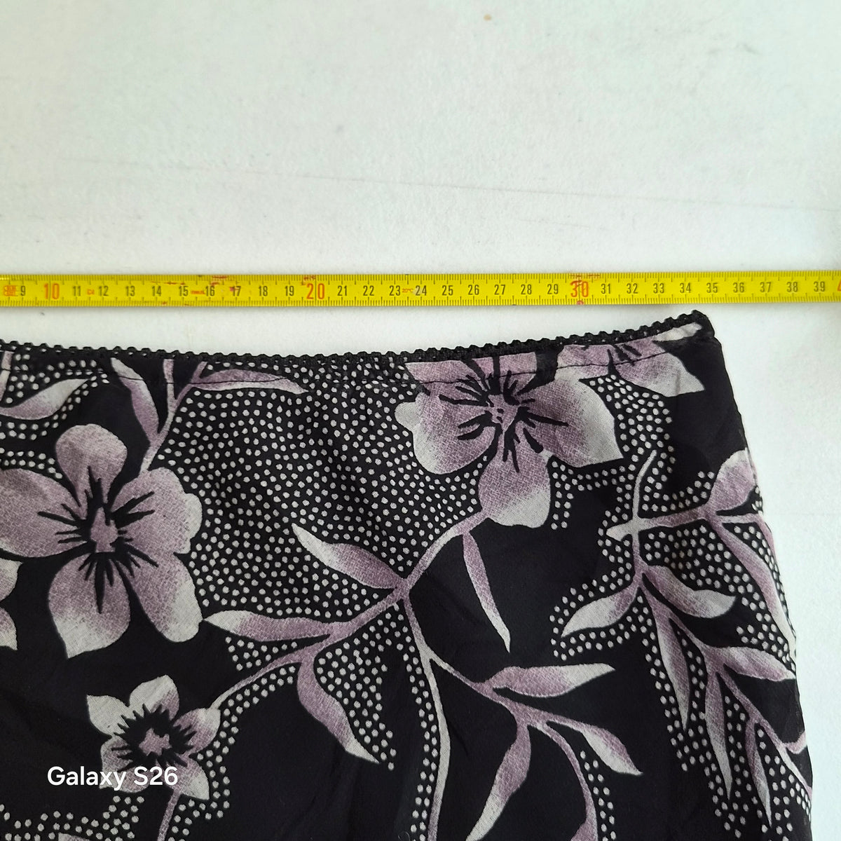 Jupe longue Lynn Cantin fleurie noire violet taille 36