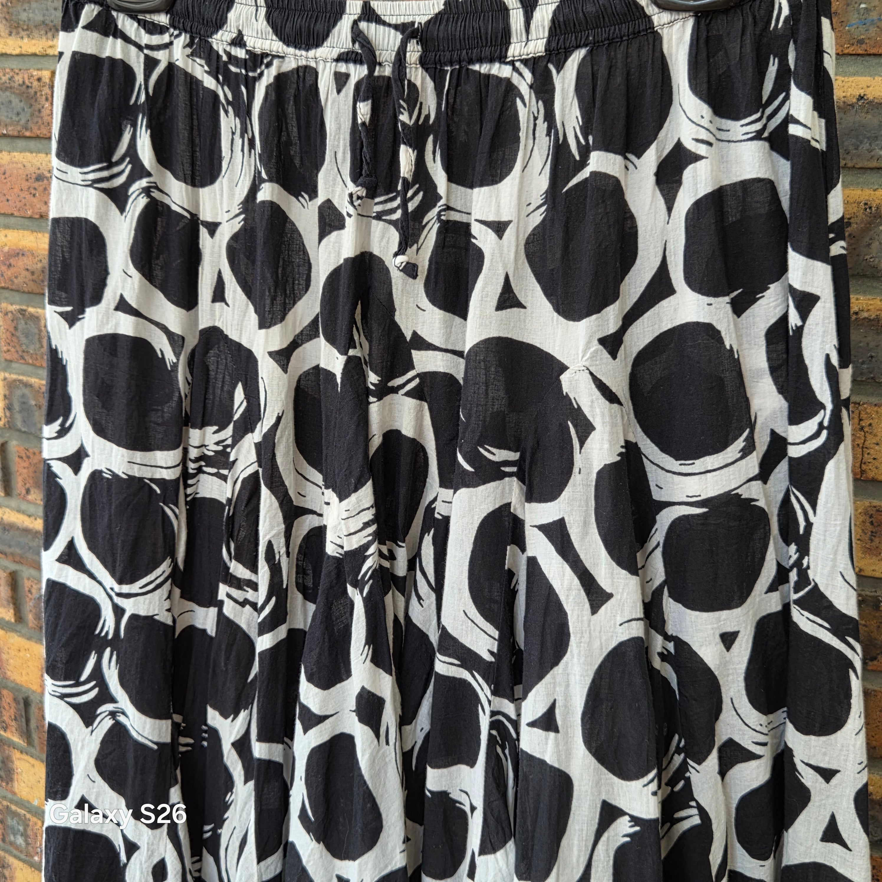 Jupe longue Grace Elements noire et blanche taille M