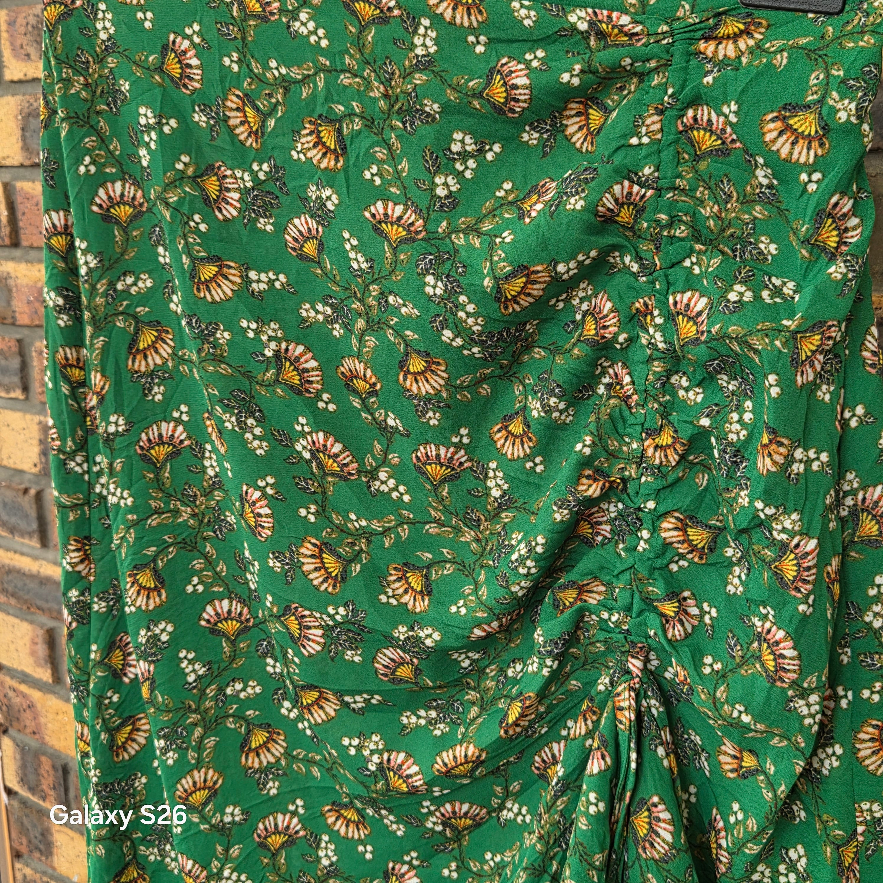 Jupe midi Max Studio verte à fleurs volantée taille M