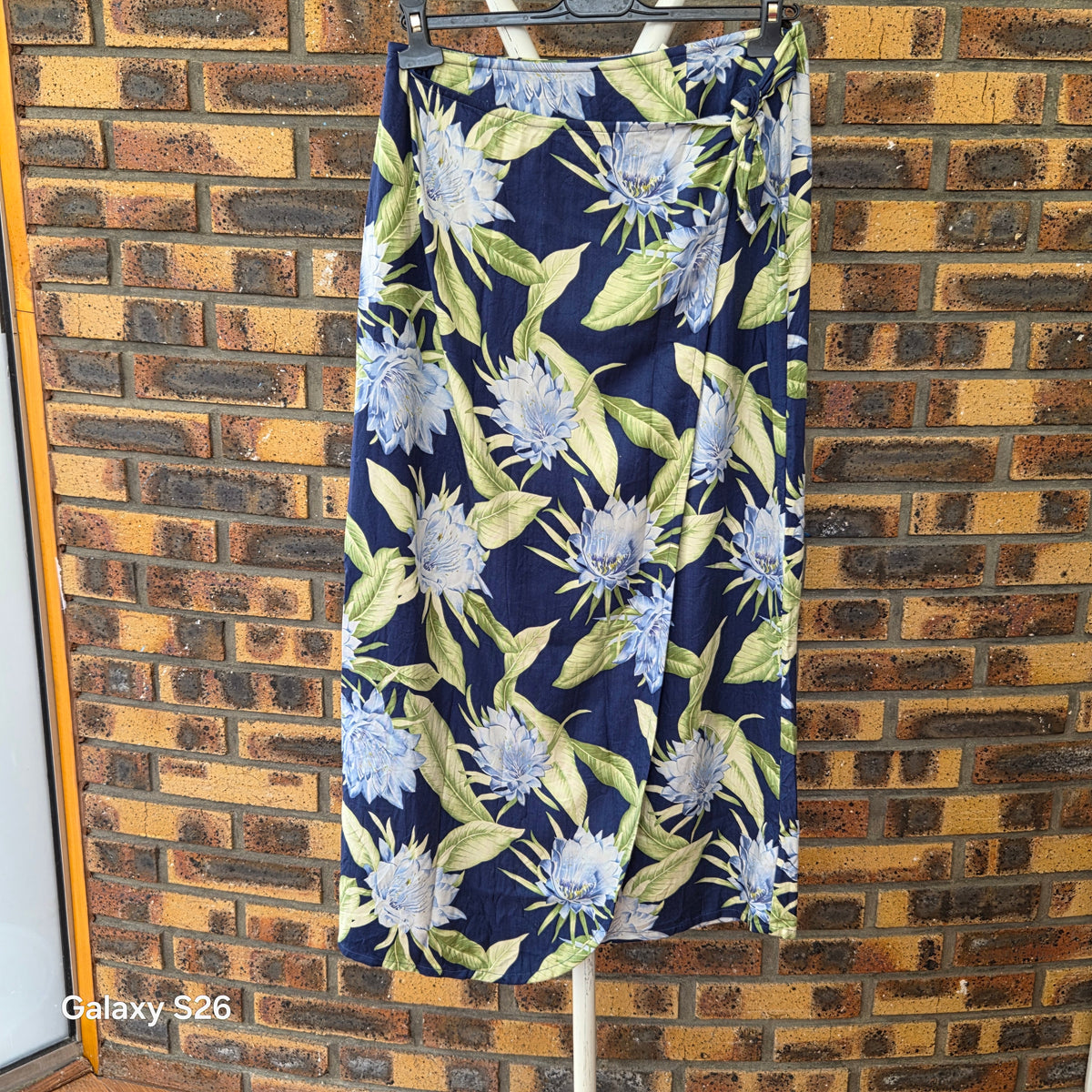 Jupe longue Tommy Bahama 100 % soie fleurie bleue – Taille M