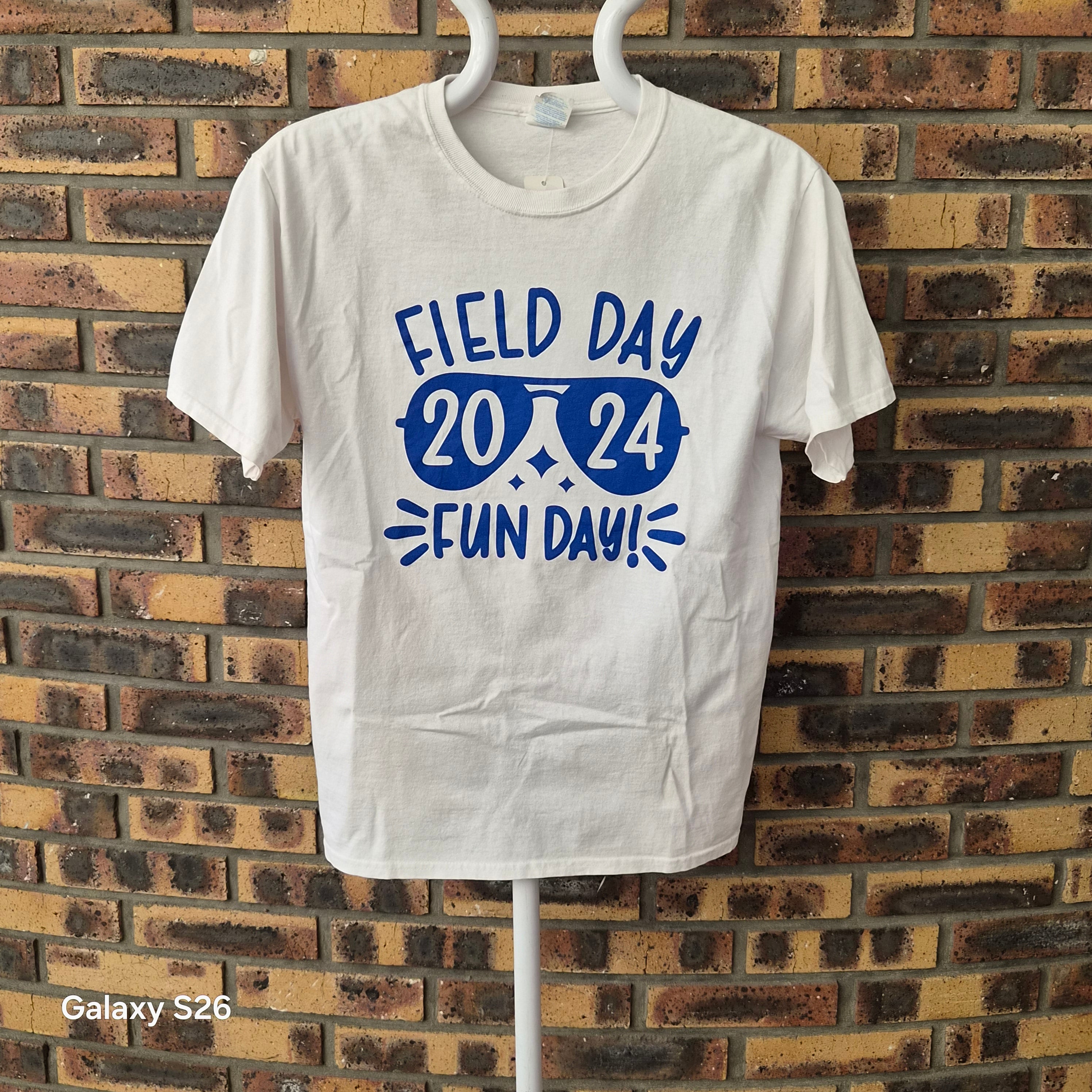 T-shirt Port & Company Field Day 2024 blanc taille M