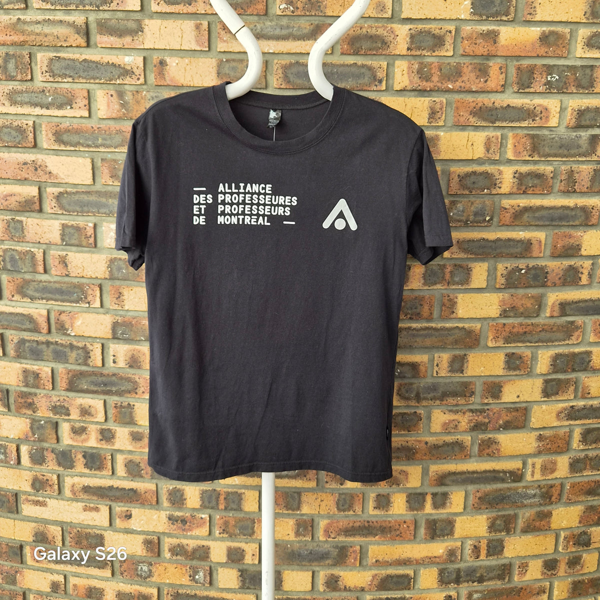 T-shirt Ethica Alliance des profs de Montréal noir – L