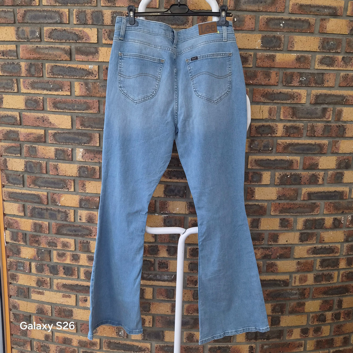 Jean Lee Heritage femme bleu clair coupe évasée, vue de dos