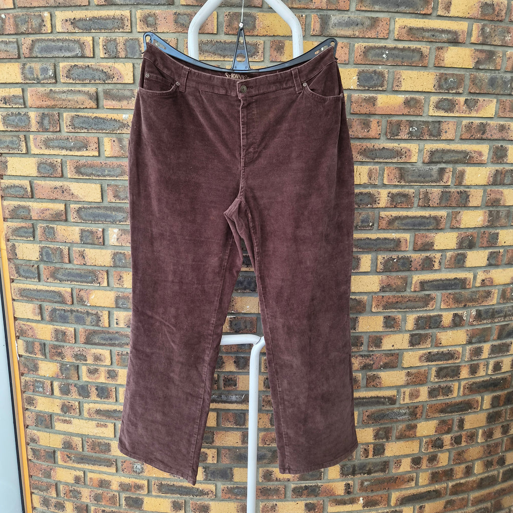 Pantalon St. John’s Bay velours côtelé marron bootcut – T.46