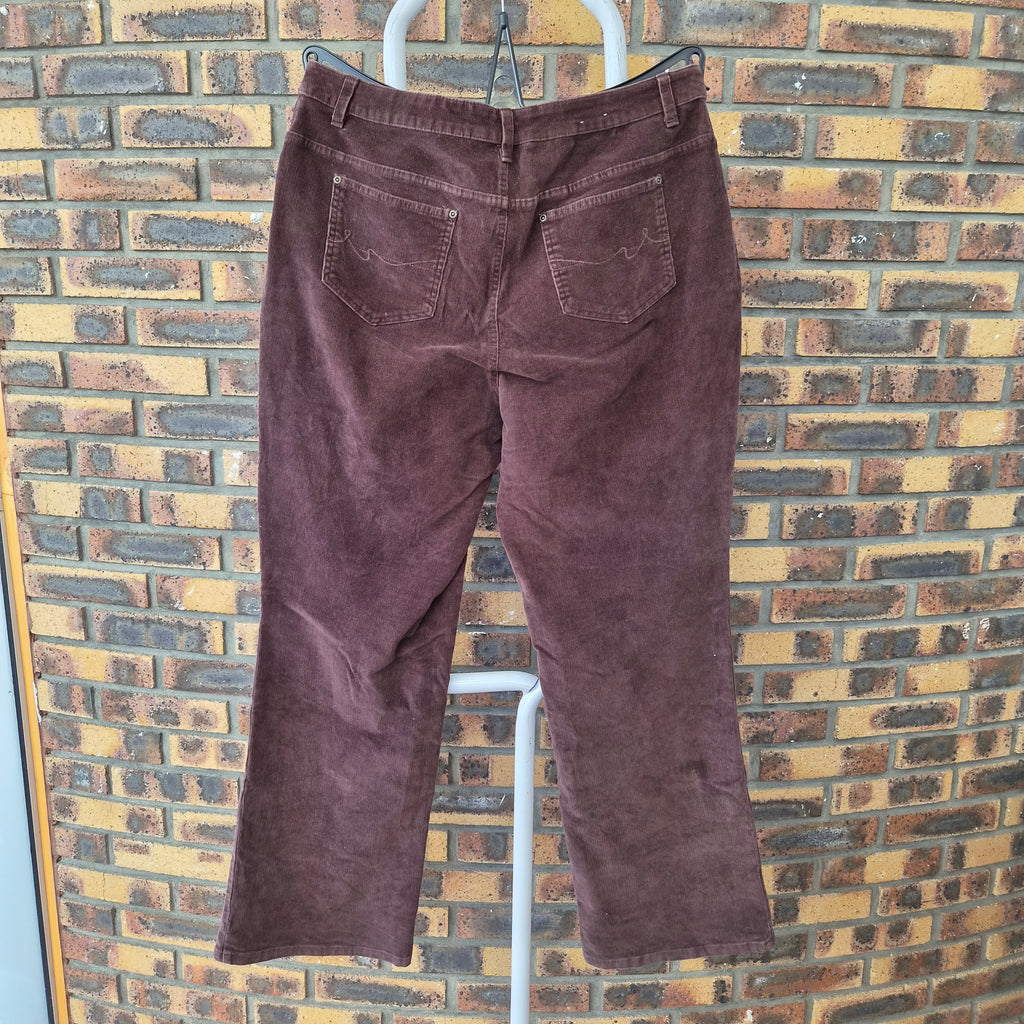 Pantalon St. John’s Bay velours côtelé marron bootcut – T.46