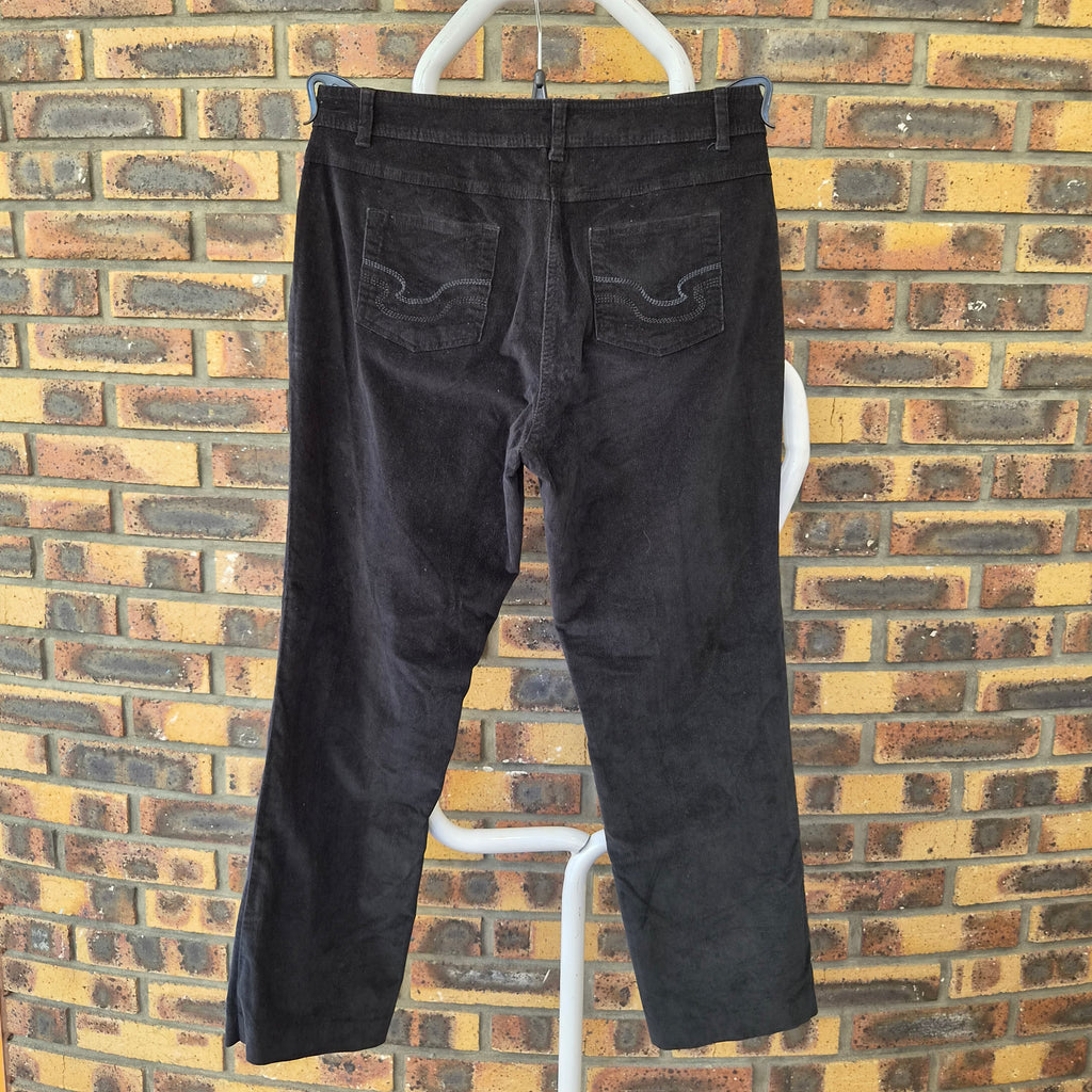 Pantalon Happy D. by Damart velours noir – env. T.40/42