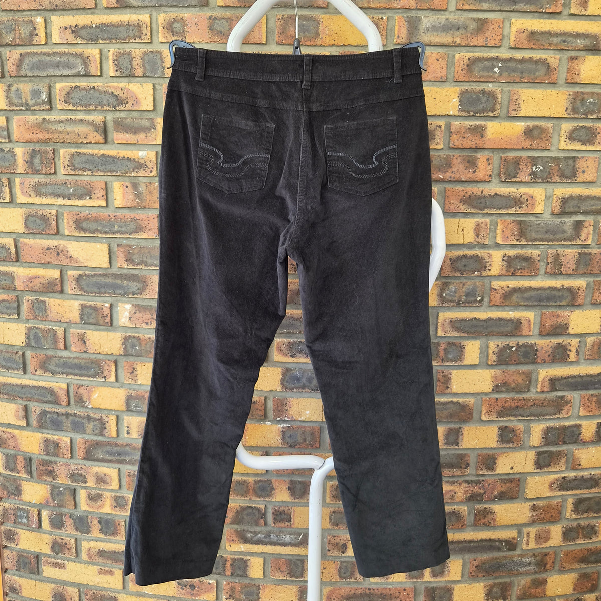 Pantalon Happy D. by Damart velours noir – env. T.40/42
