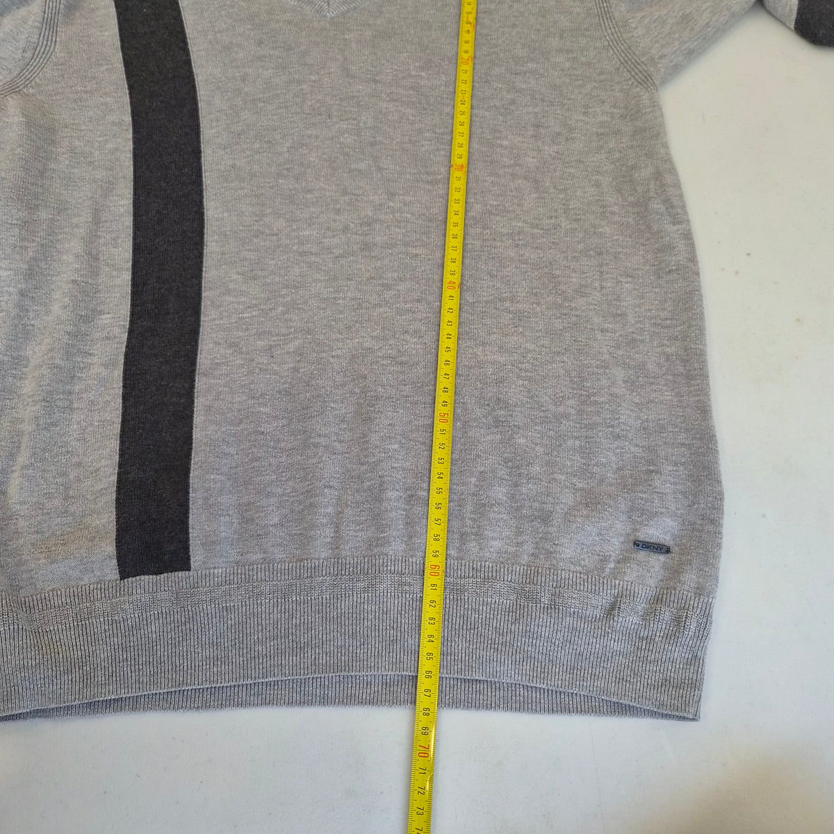 Pull DKNY Jeans gris col V – L