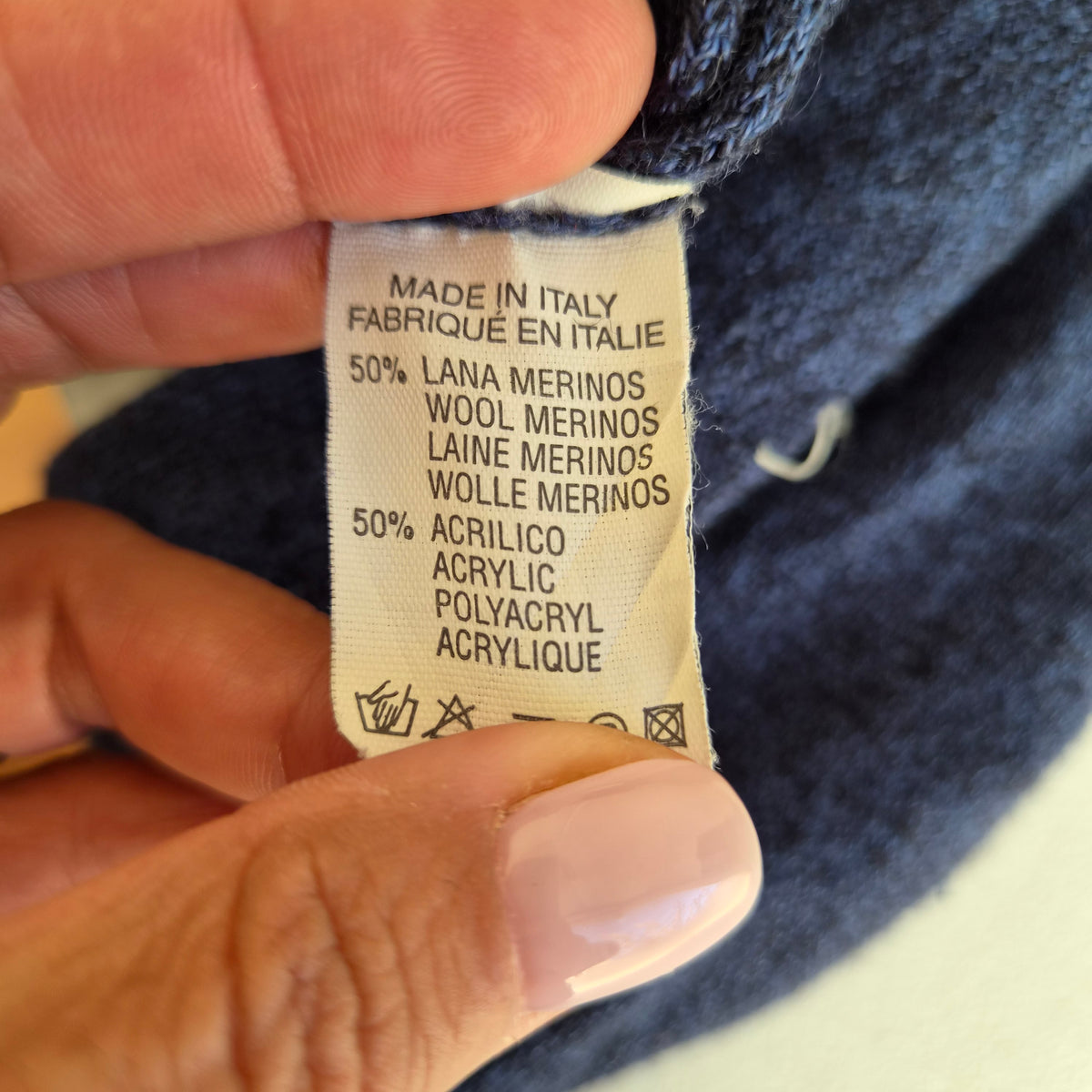 Pull homme col V bleu en laine mérinos – Taille L – Made in Italy