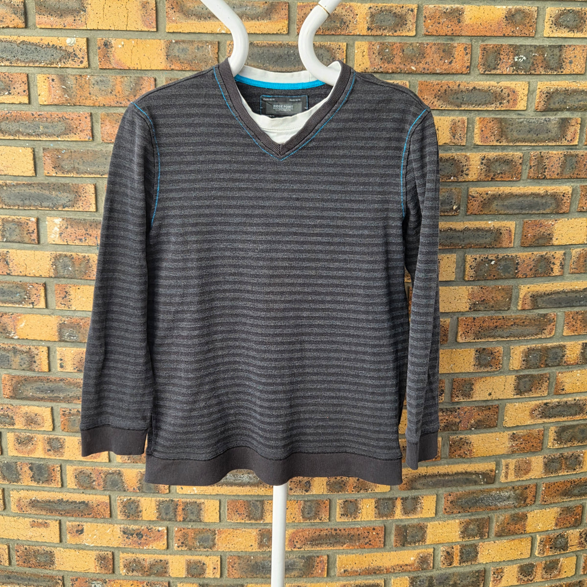 Pull Ridge Point gris vintage, vue de face