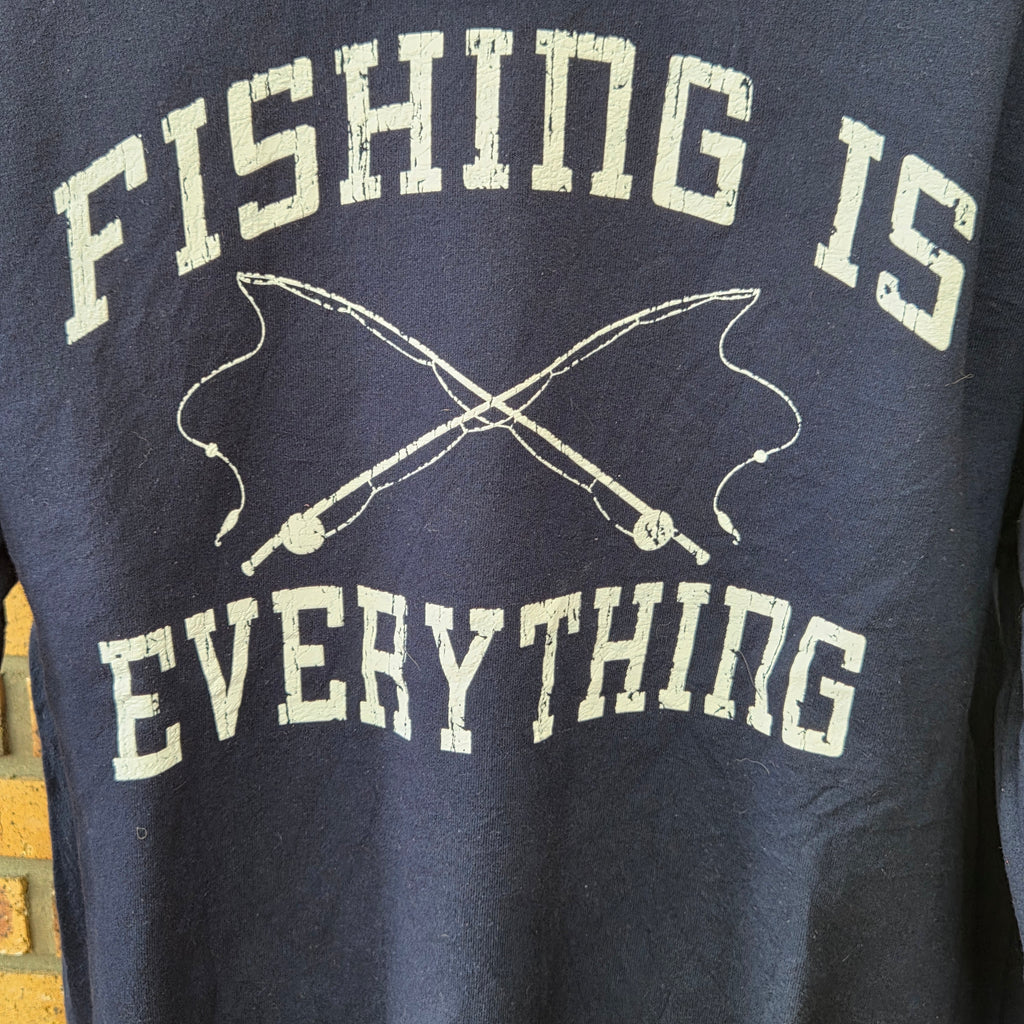 Sweat vintage Fishing Is Everything – Authentic Classics – L