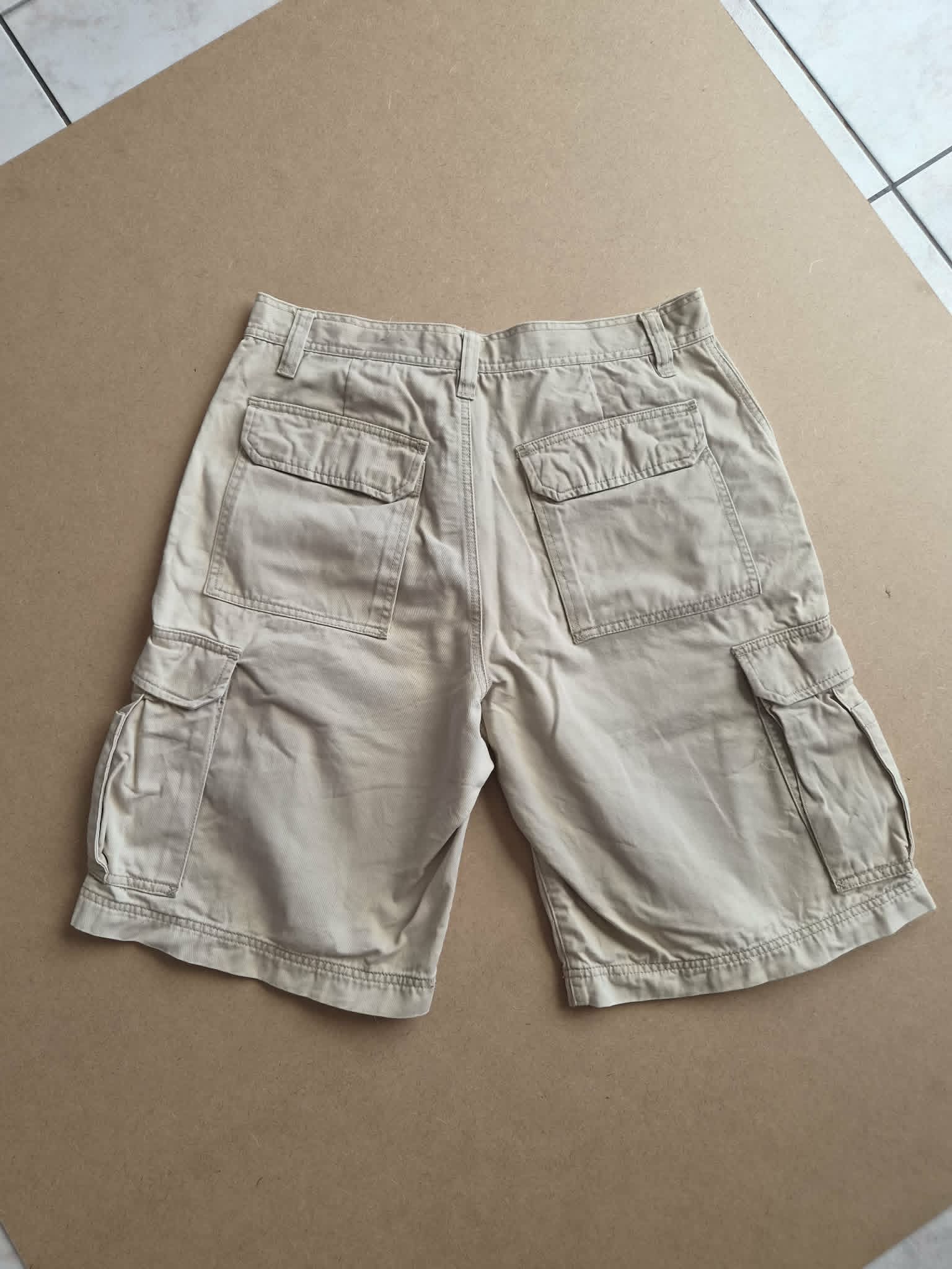 Short Cargo Vintage UNIONBAY Beige Sable — 100% Coton Made in Hong Kong — Taille 34 US / 44 FR — Bon état