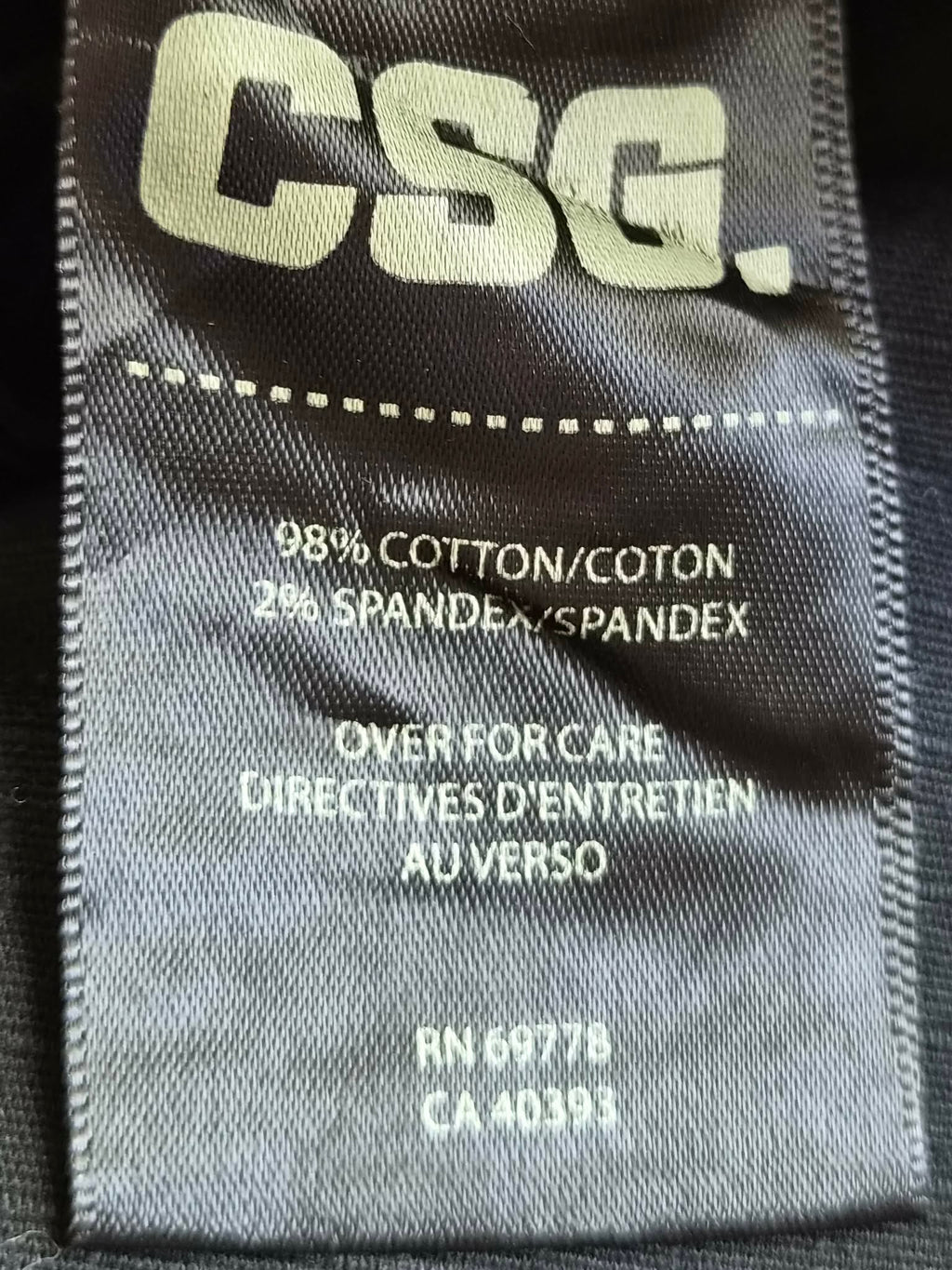 Short Cargo CSG. Noir Anthracite — 98% Coton 2% Spandex — Taille 34 US / 44 FR — Très bon état