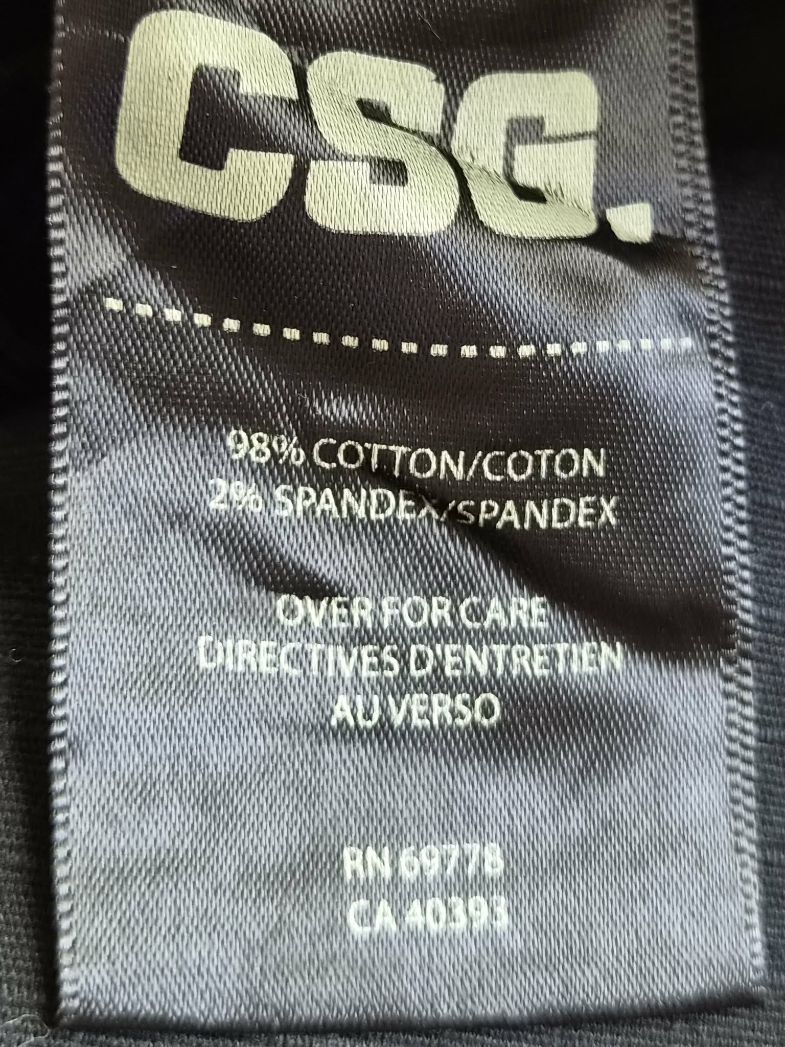 Short Cargo CSG. Noir Anthracite — 98% Coton 2% Spandex — Taille 34 US / 44 FR — Très bon état