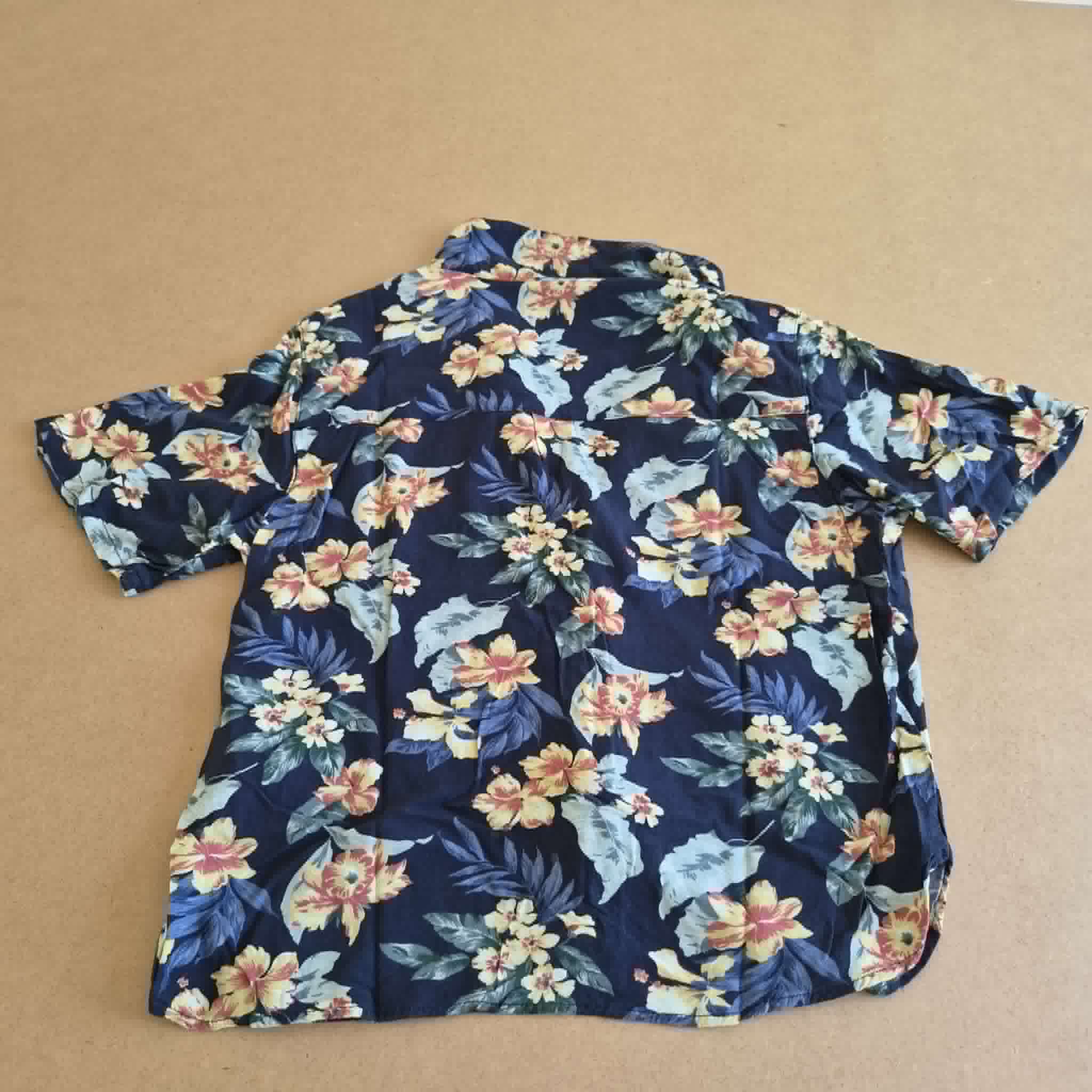 Chemise Hawaïenne Abercrombie & Fitch Bleu Marine Floral — M — 100% Viscose — Très bon état