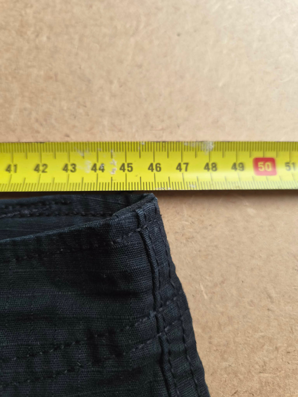 Short Cargo CSG. Noir Anthracite — 98% Coton 2% Spandex — Taille 34 US / 44 FR — Très bon état